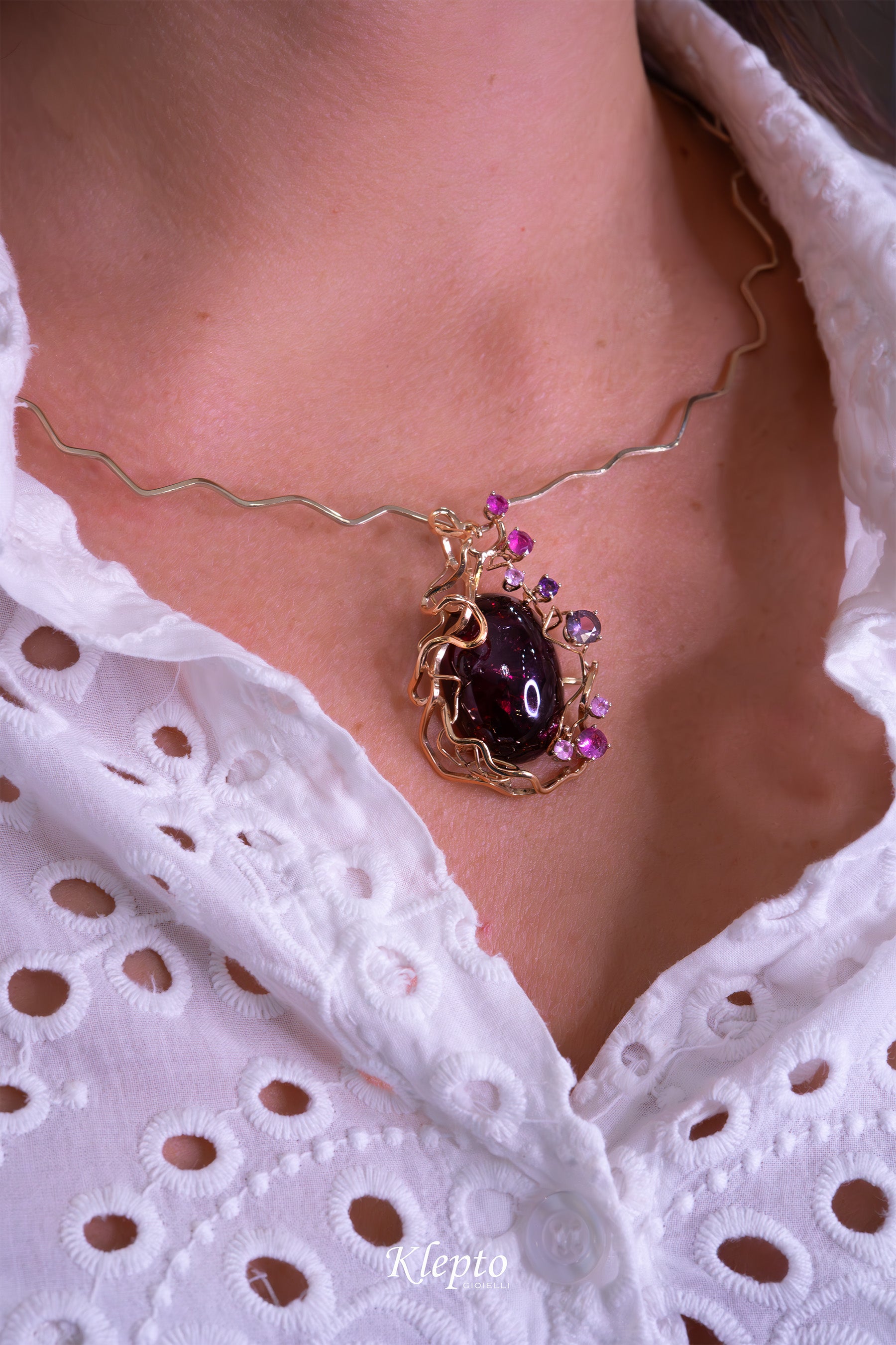 Collier in oro rosa e bianco naturale "Origini" con Tormalina cabochon e Zaffiri