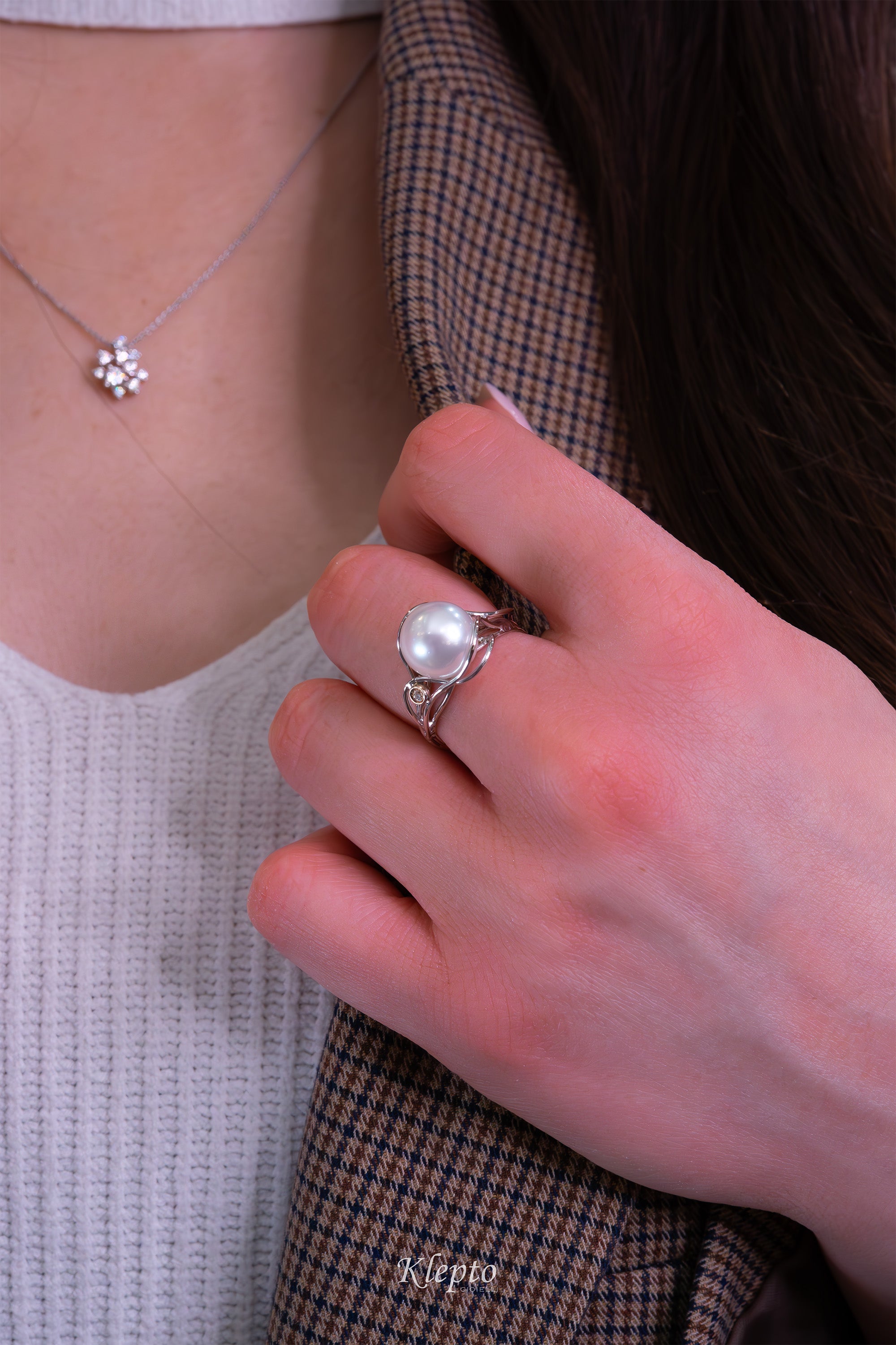 Anello in oro bianco con Perla Australiana e Diamante