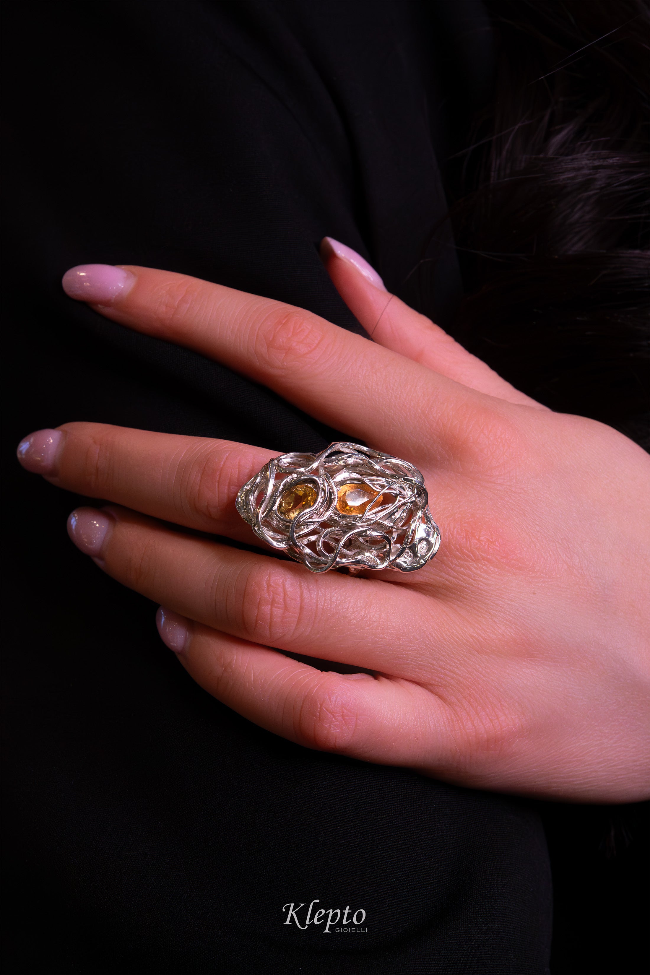 Anello in Argento Silnova® a filo intrecciato con Citrini