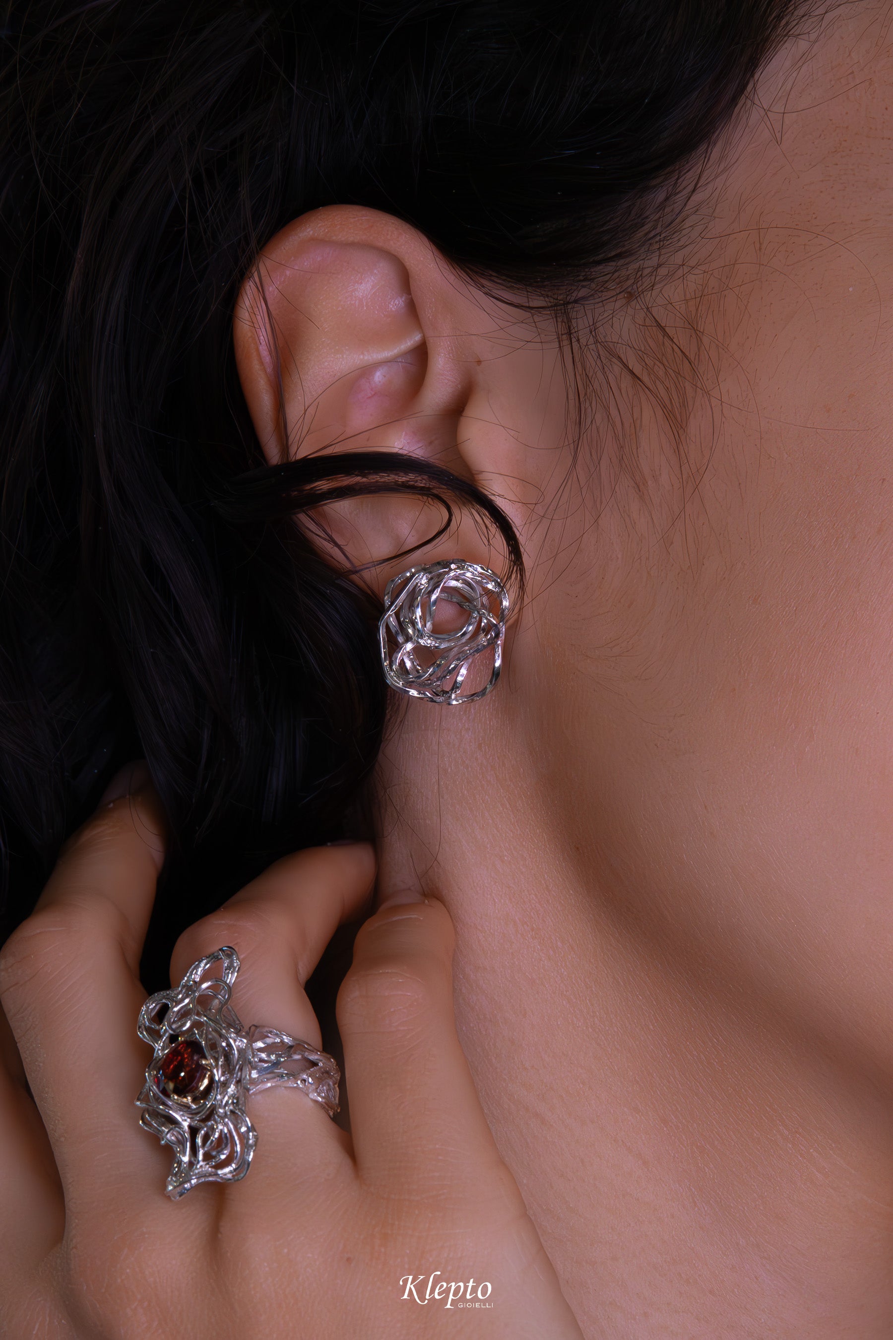 Orecchini in Argento Silnova® a filo intrecciato