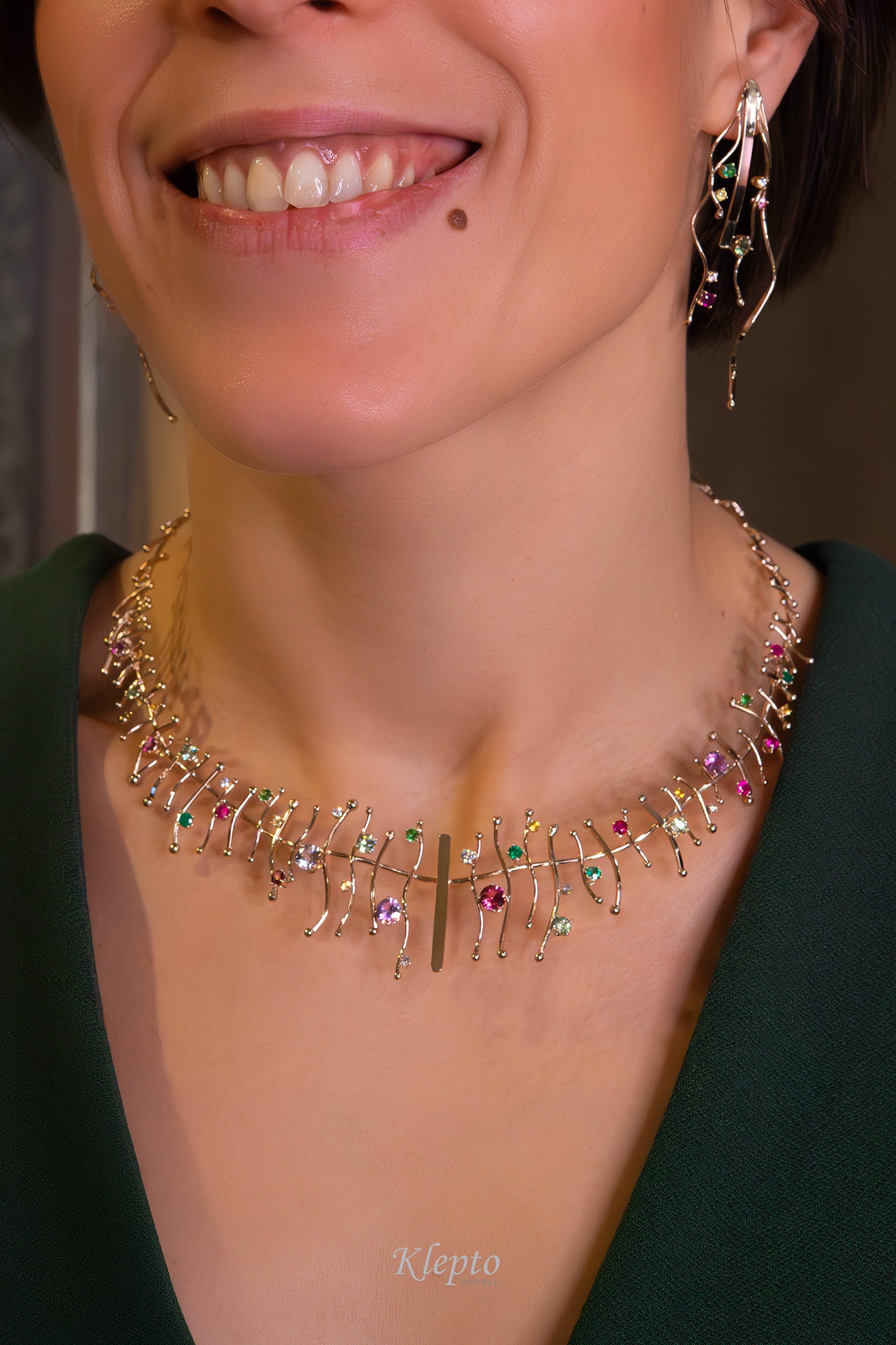 Collier in oro bianco naturale “Armonia” con pietre preziose