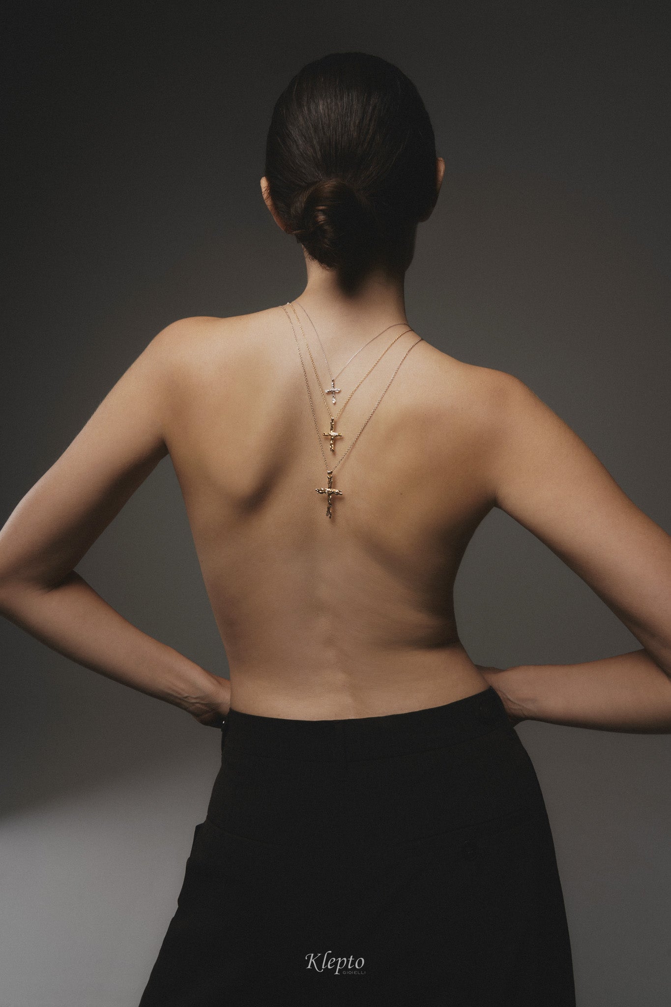 Pendente in oro Croce fusa a fiamma