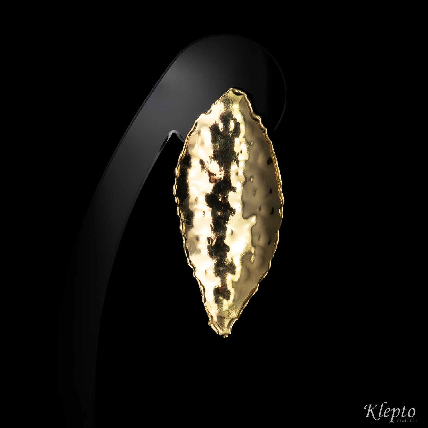 Orecchini in oro giallo fusi a fiamma