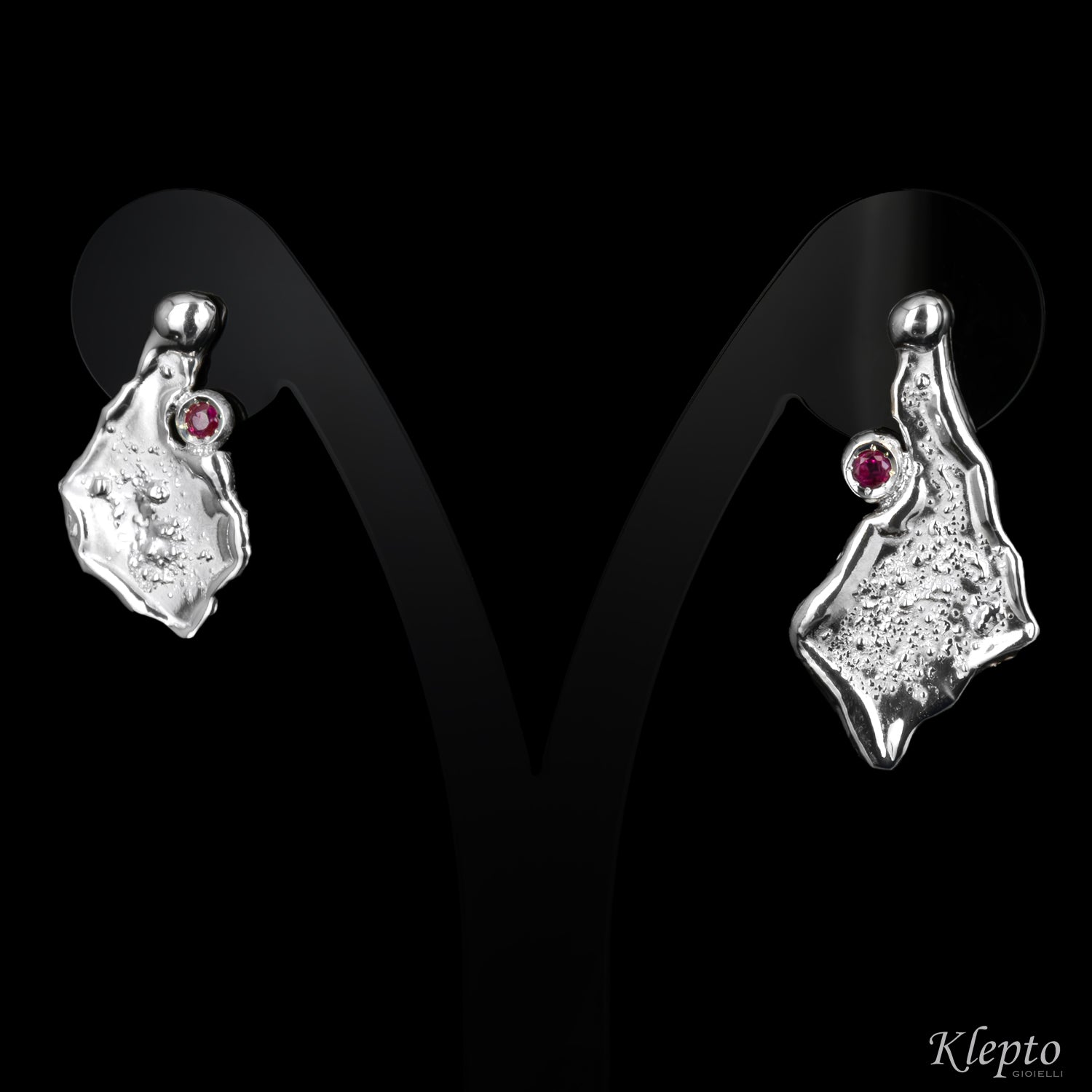Orecchini in Argento Silnova® "Oasi" con Rubini