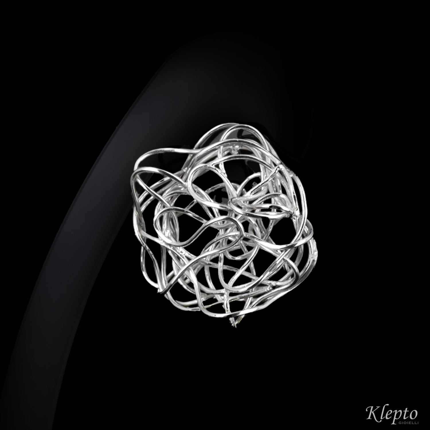 Orecchini in Argento Silnova® a filo intrecciato