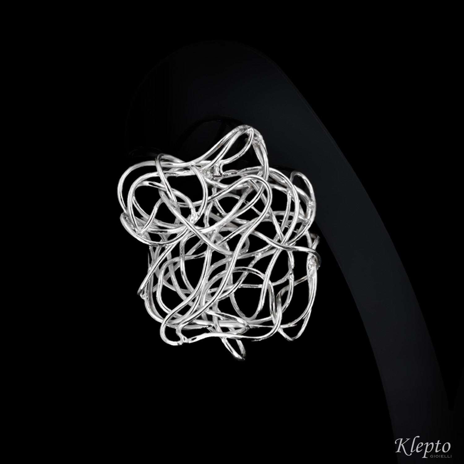 Orecchini in Argento Silnova® a filo intrecciato