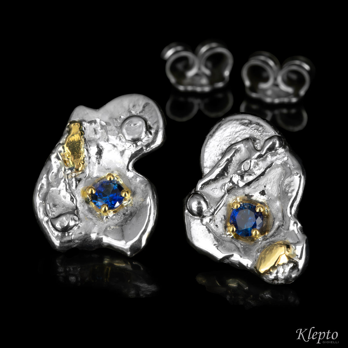 Orecchini in Argento Silnova® con Zaffiri blu e dettagli in oro giallo