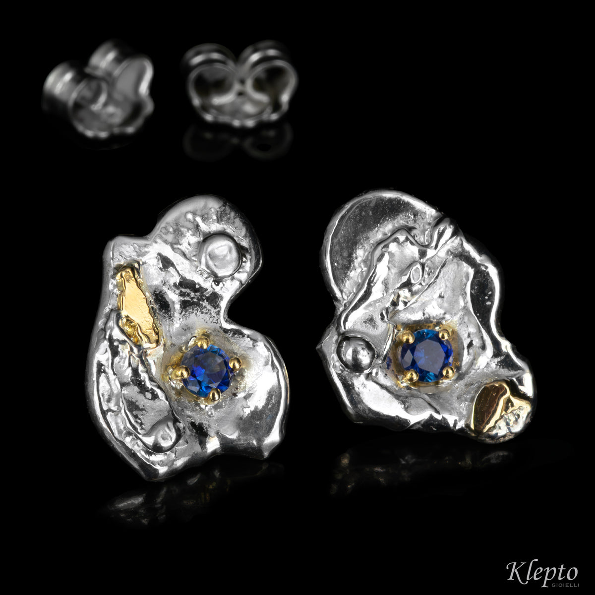 Orecchini in Argento Silnova® con Zaffiri blu e dettagli in oro giallo