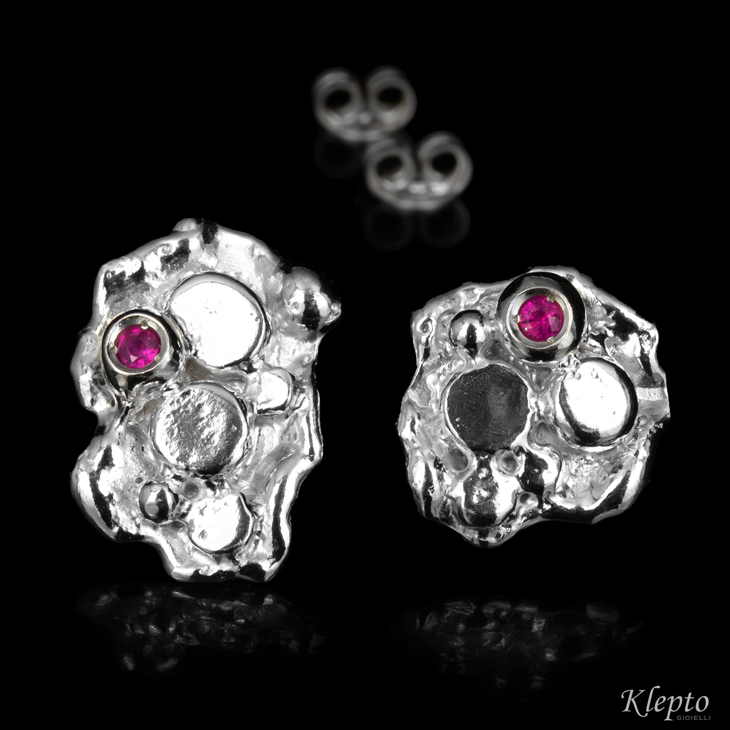 Orecchini in Argento Silnova® con Rubini