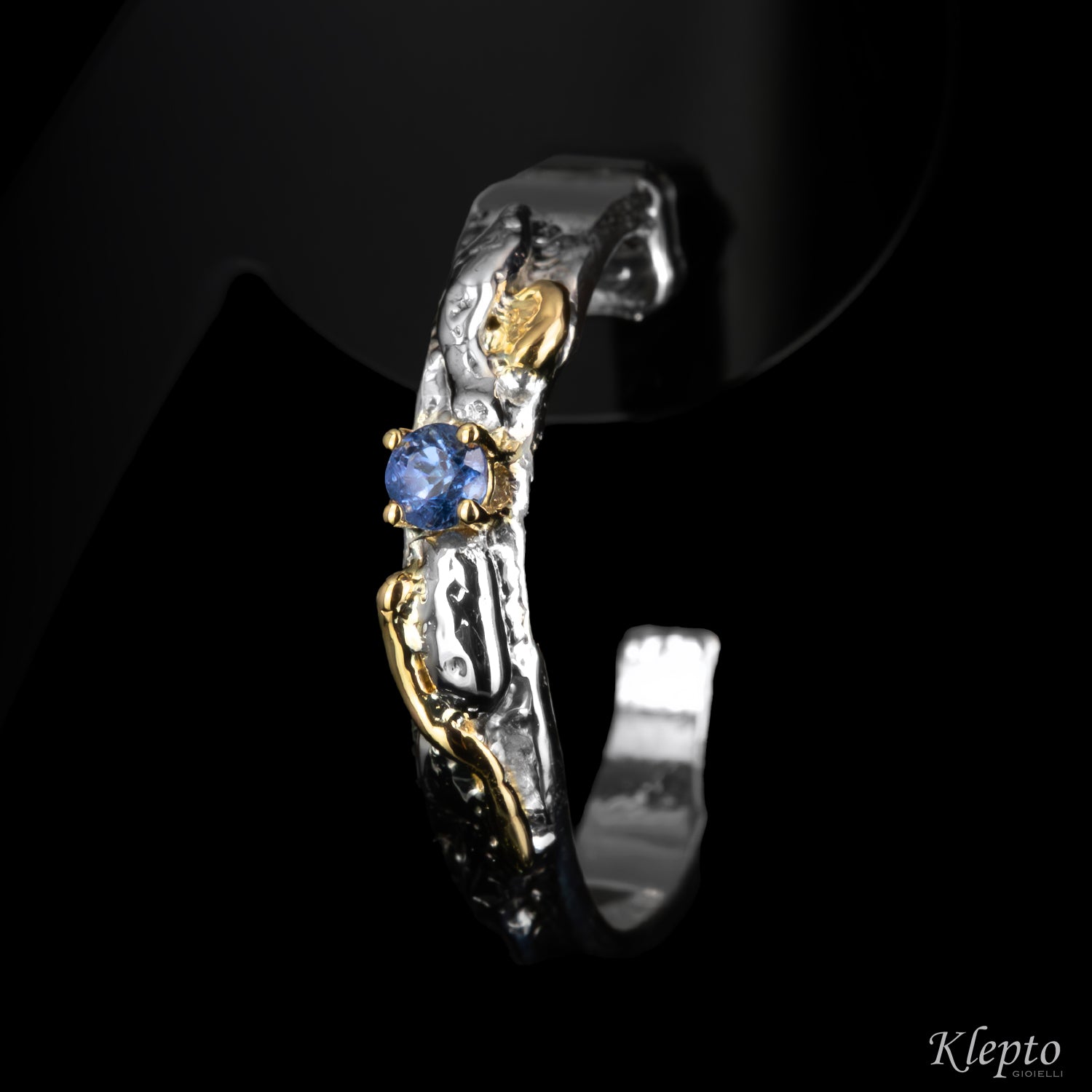 Orecchini in Argento Silnova® con Zaffiri blu e dettagli in oro giallo