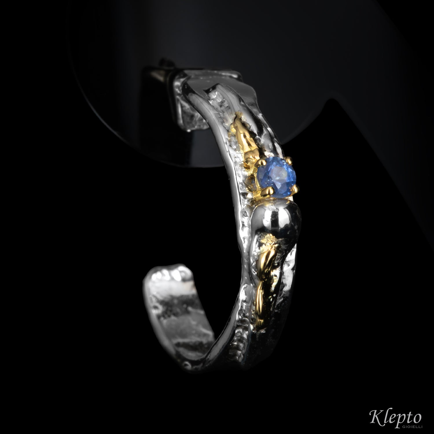 Orecchini in Argento Silnova® con Zaffiri blu e dettagli in oro giallo
