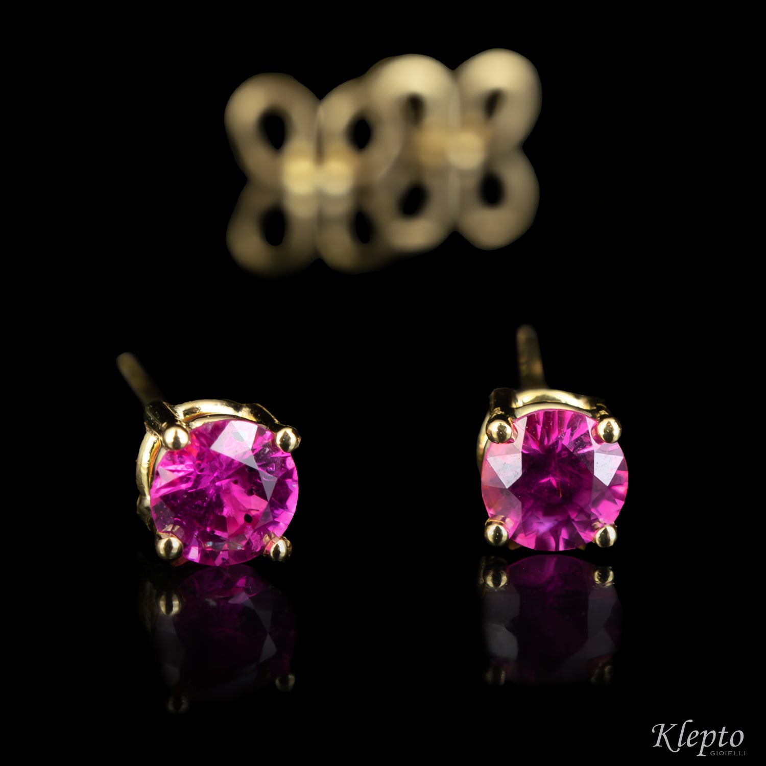 Orecchini in oro giallo con Zaffiri rosa