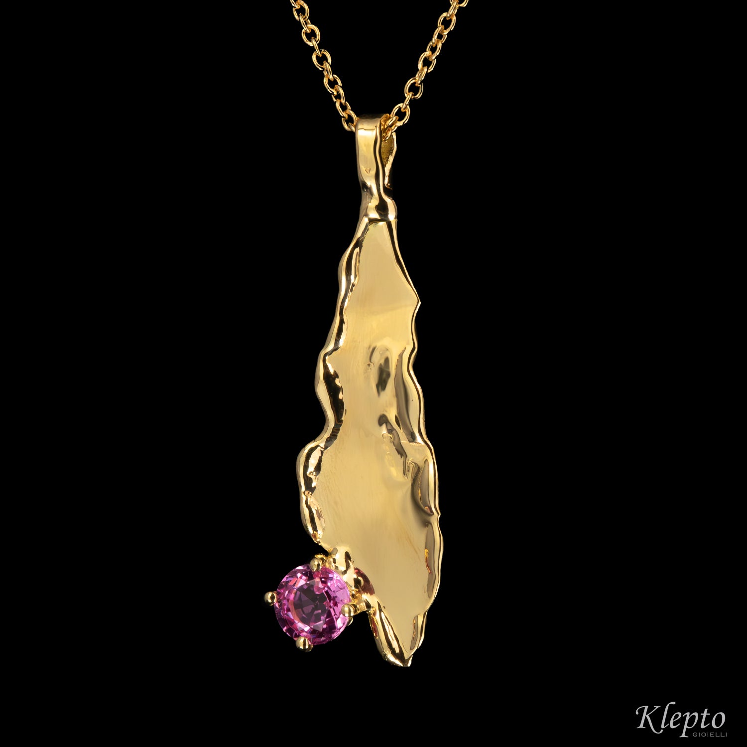 Pendente in oro giallo "Isola" fuso a fiamma con Zaffiro rosa