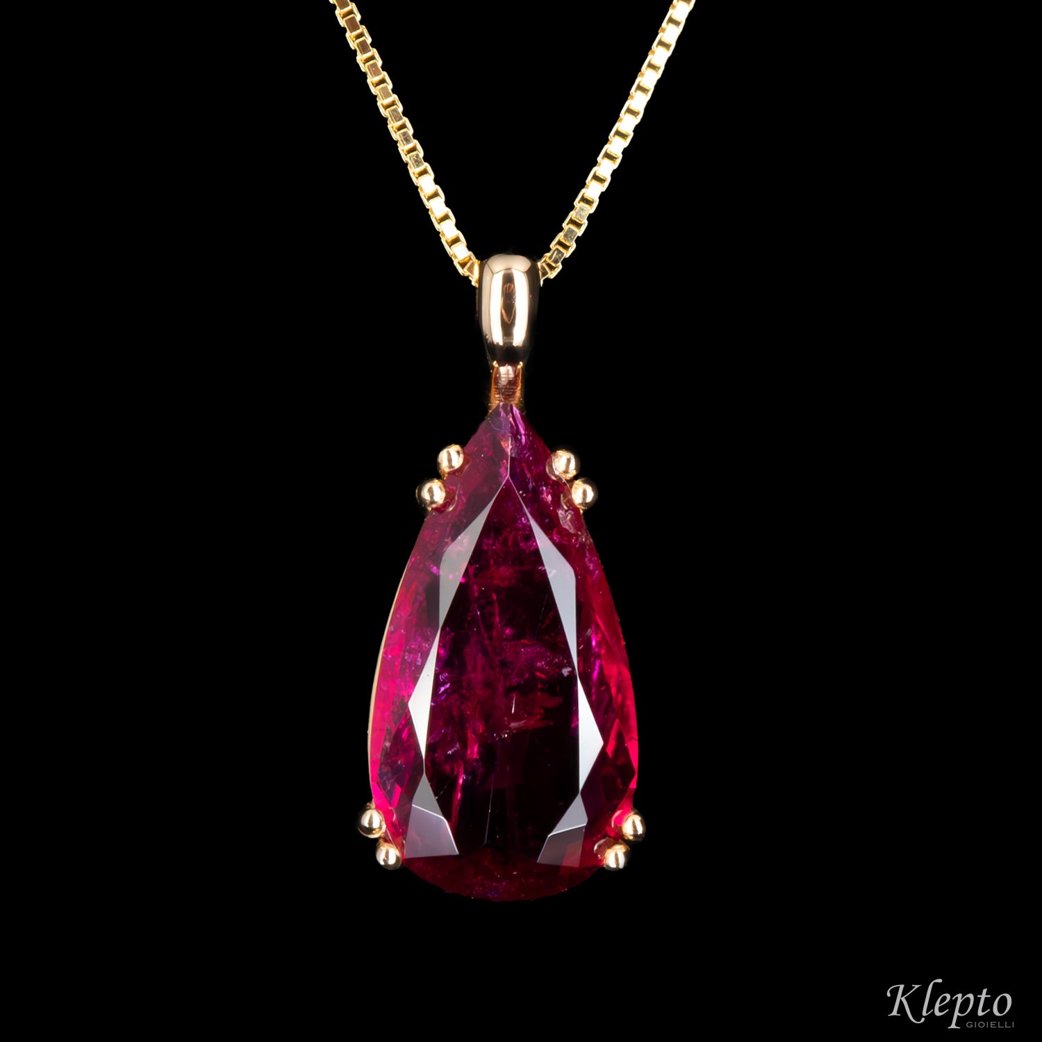 Pendente in oro giallo con Tormalina rossa