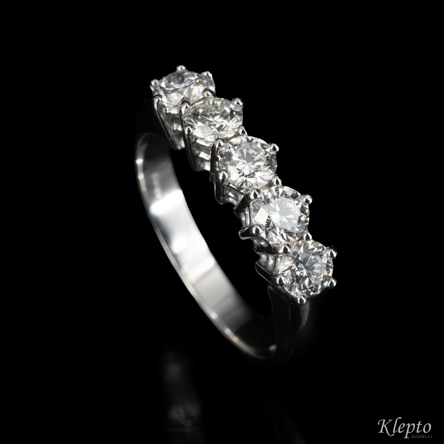 Anello classico Riviera in oro bianco e Diamanti