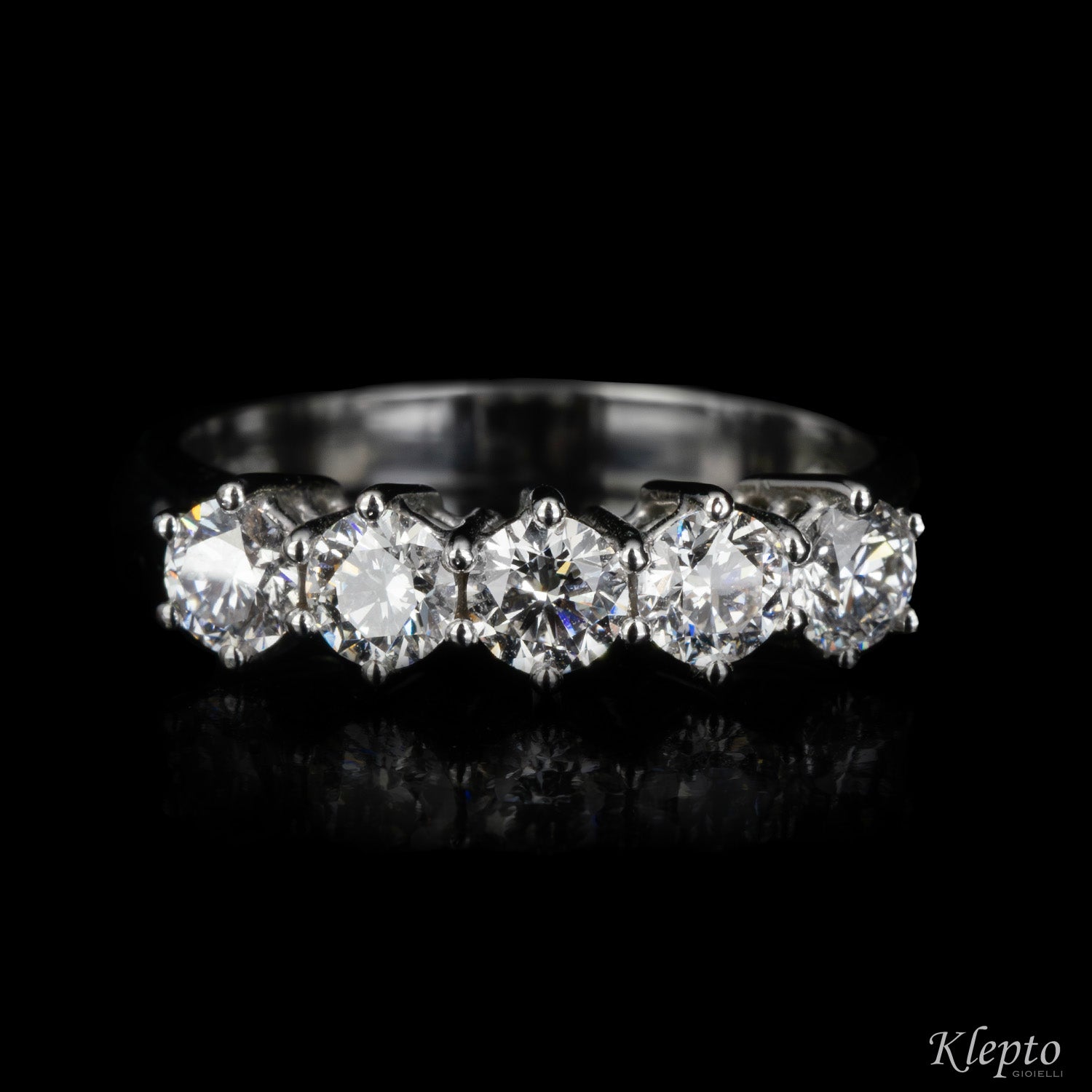 Anello classico Riviera in oro bianco e Diamanti