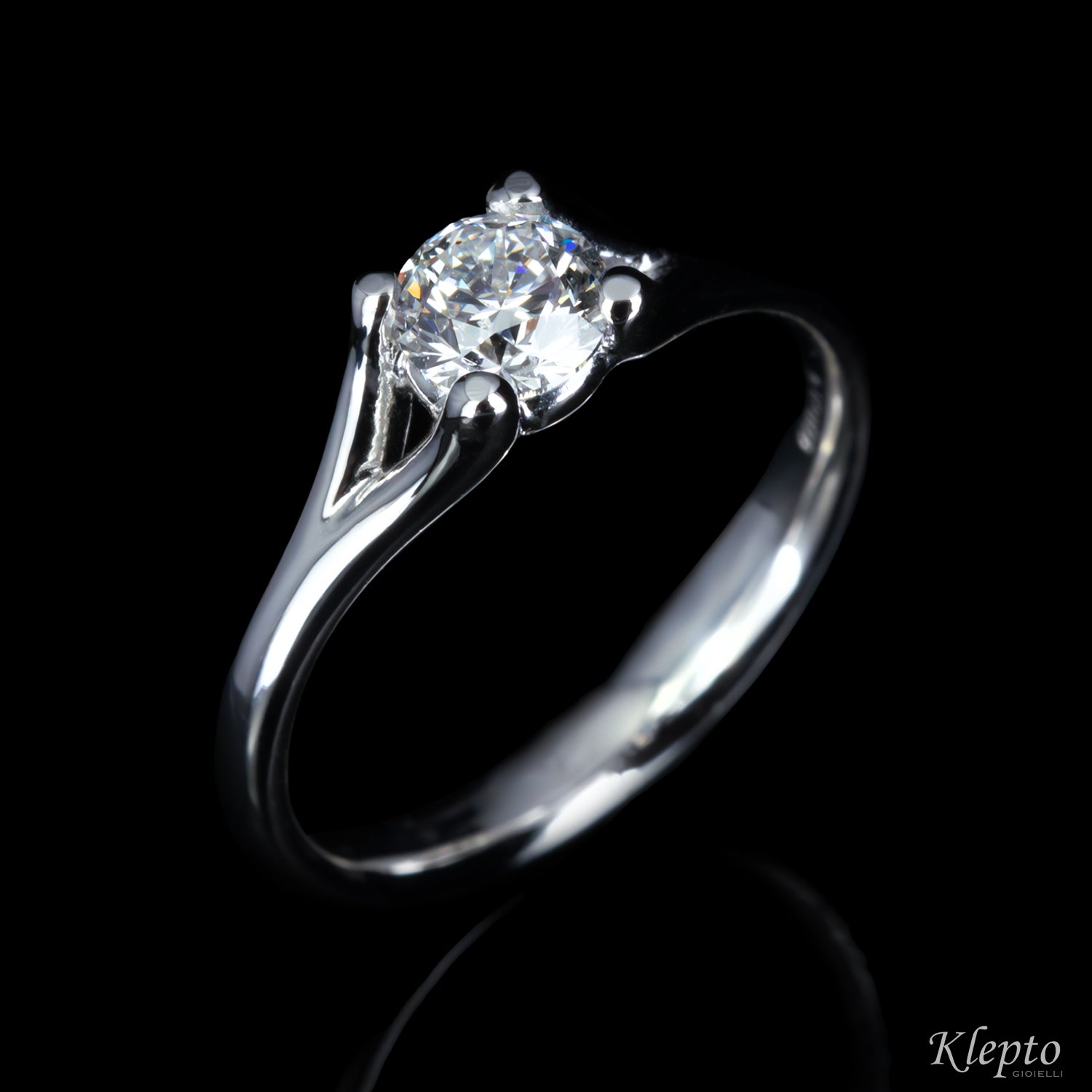 Solitario in oro bianco con Diamante