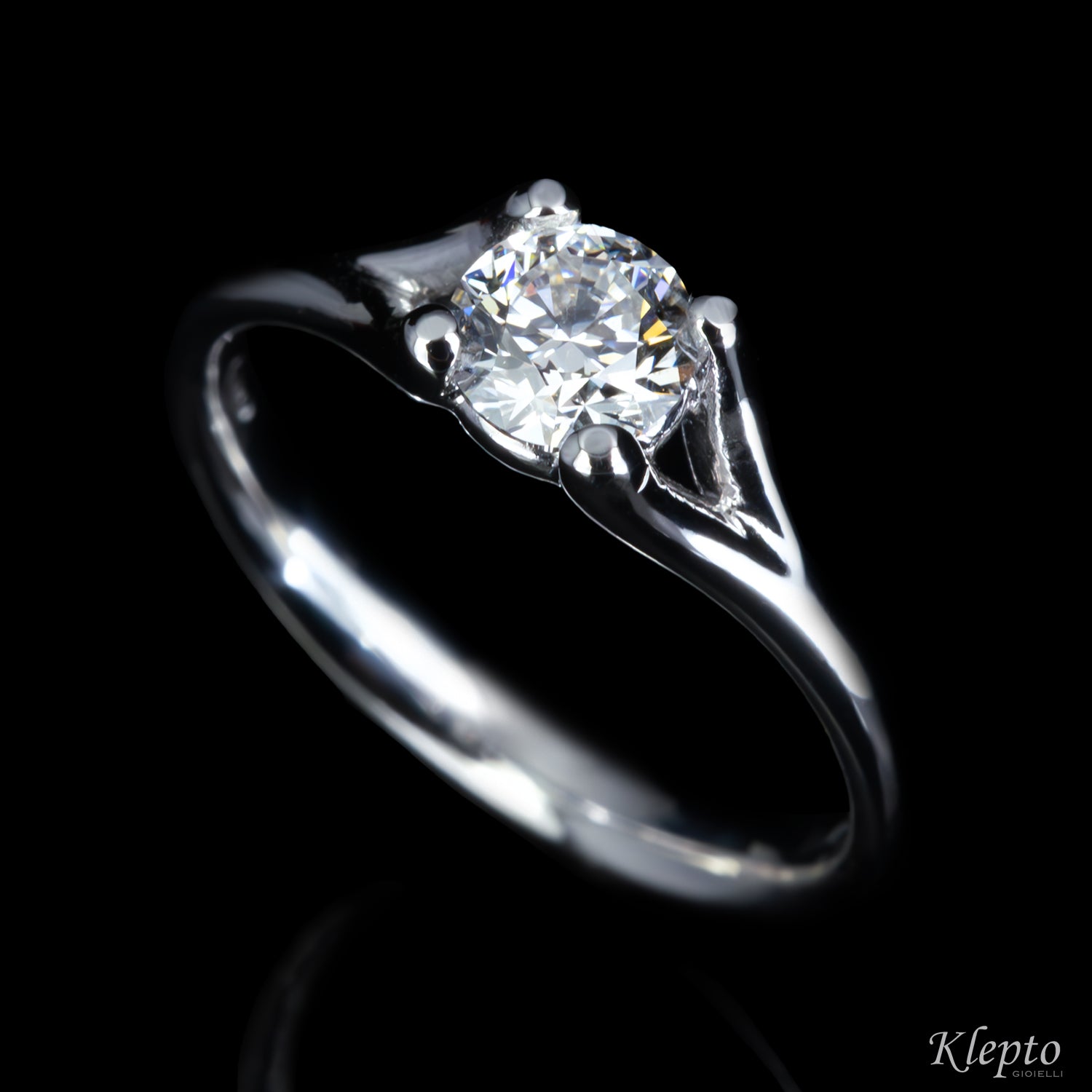 Solitario in oro bianco con Diamante