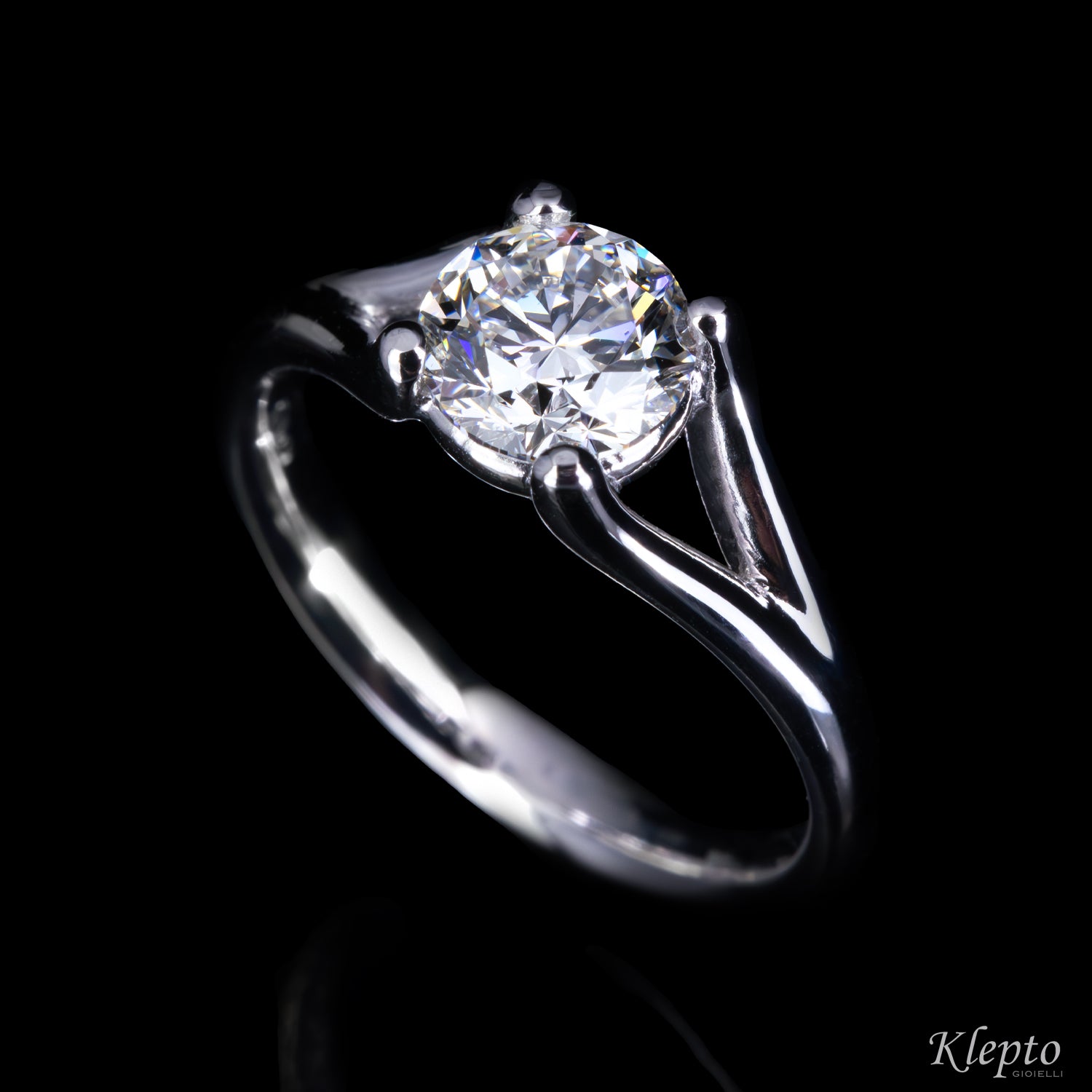 Solitario in oro bianco con Diamante