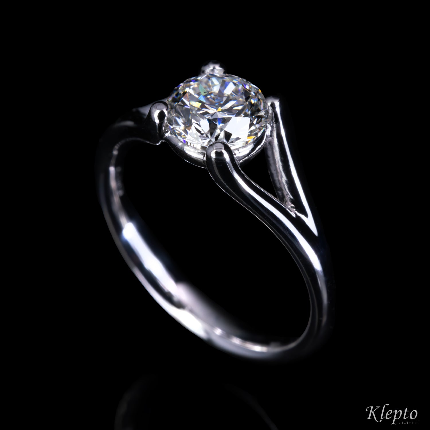 Solitario in oro bianco con Diamante