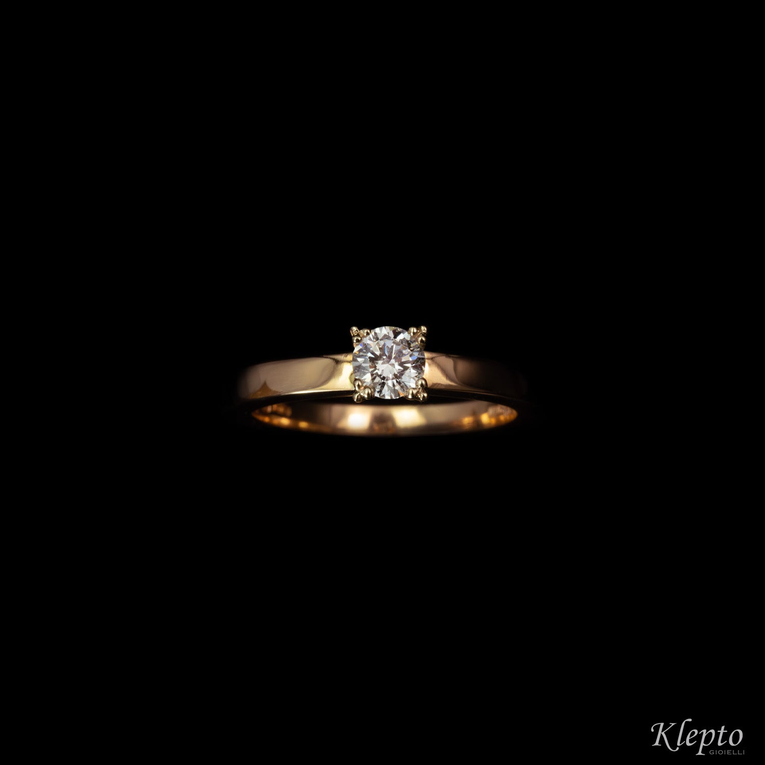 Solitario in oro rosa