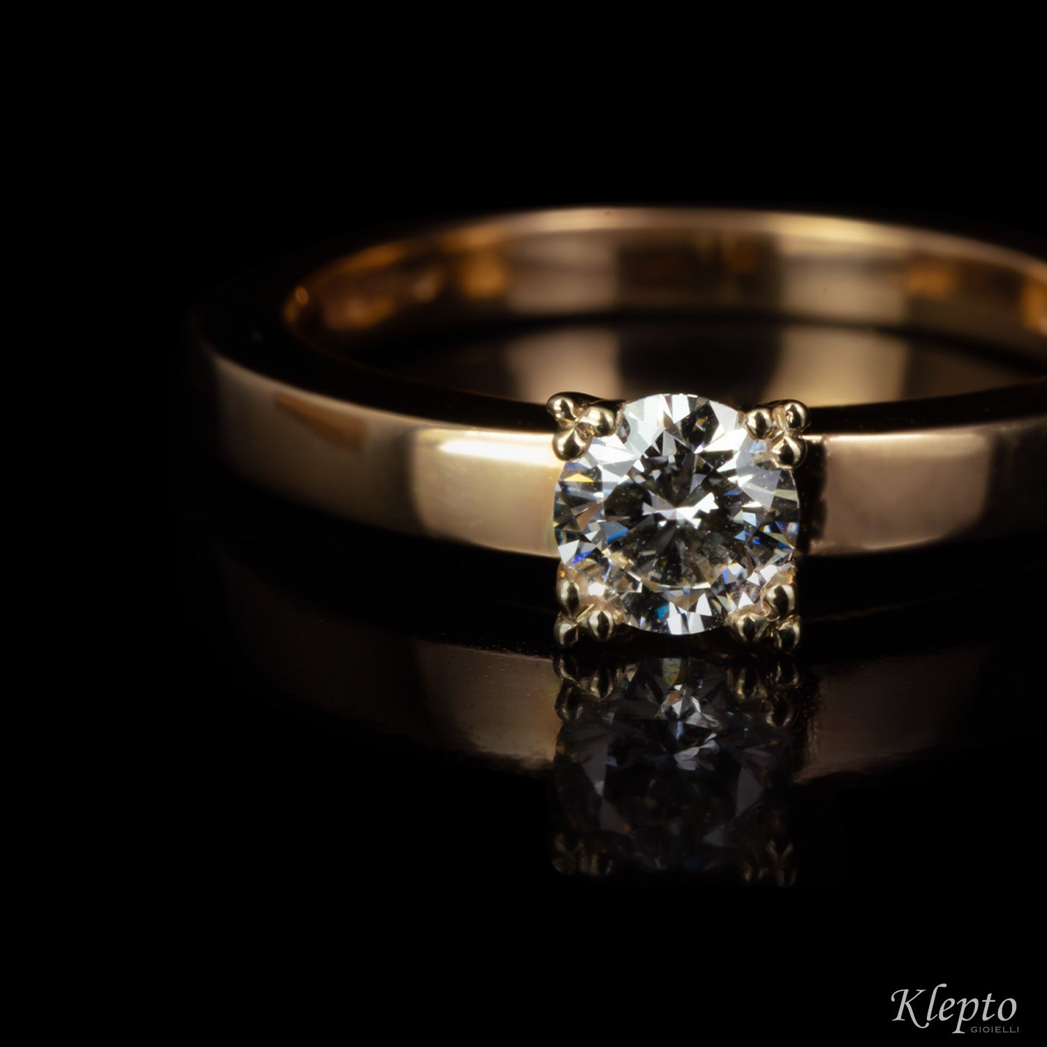 Solitario in oro rosa