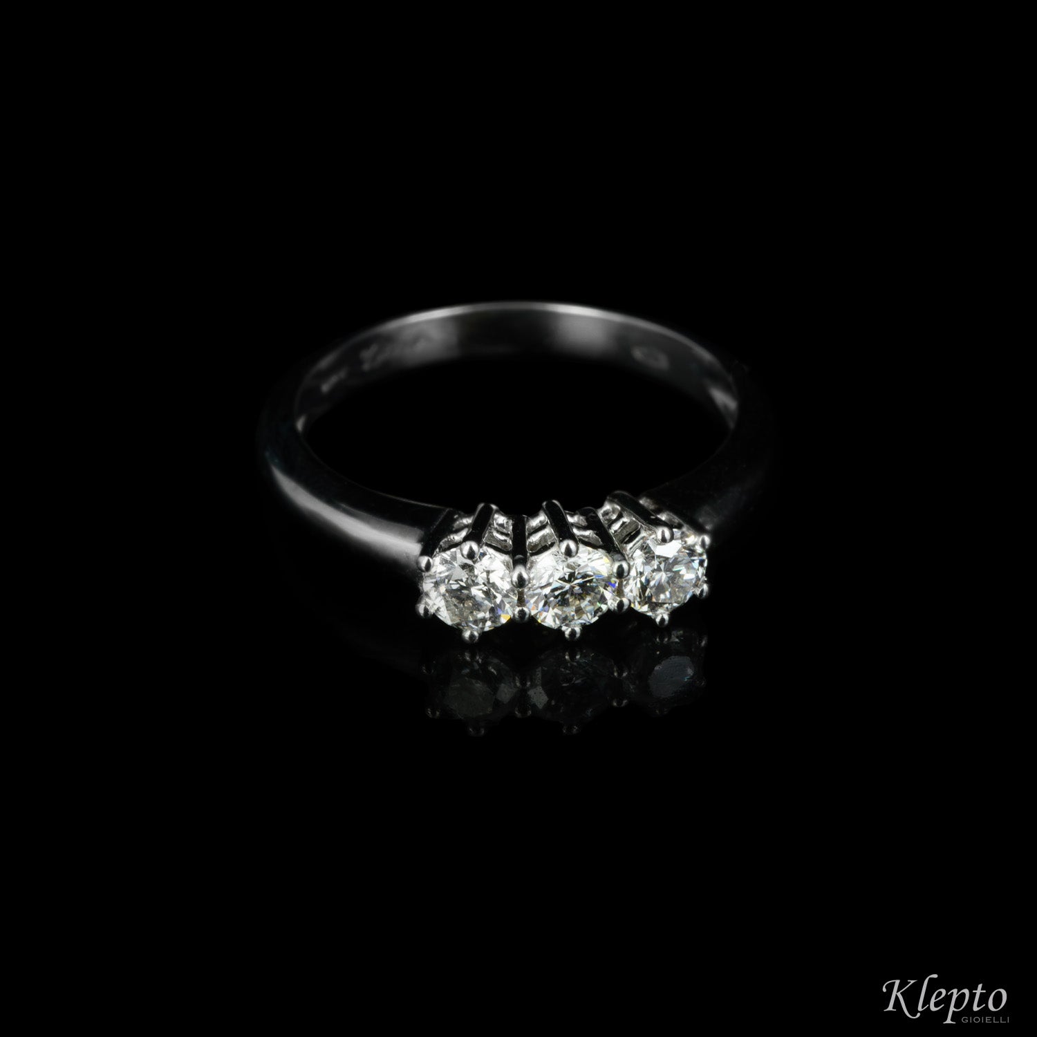 Anello classico by Klepto Trilogy in oro bianco e Diamanti