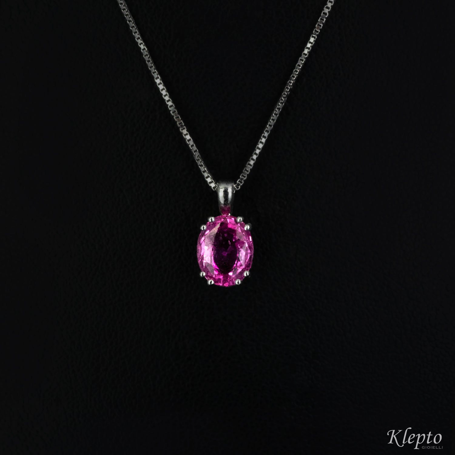 Pendente in oro bianco con Zaffiro rosa