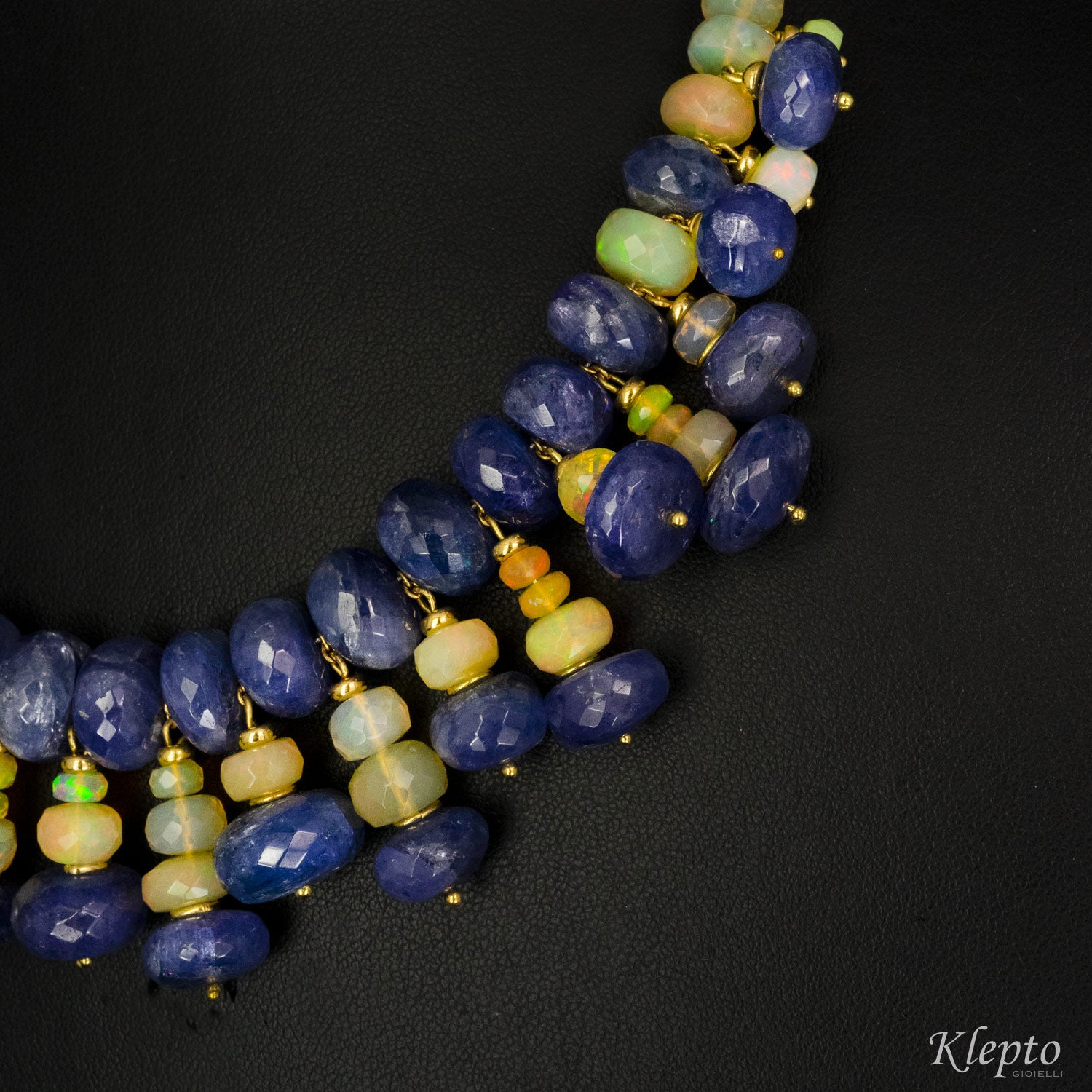 Collana girocollo in oro giallo con pendenti di Tanzanite ed Opale