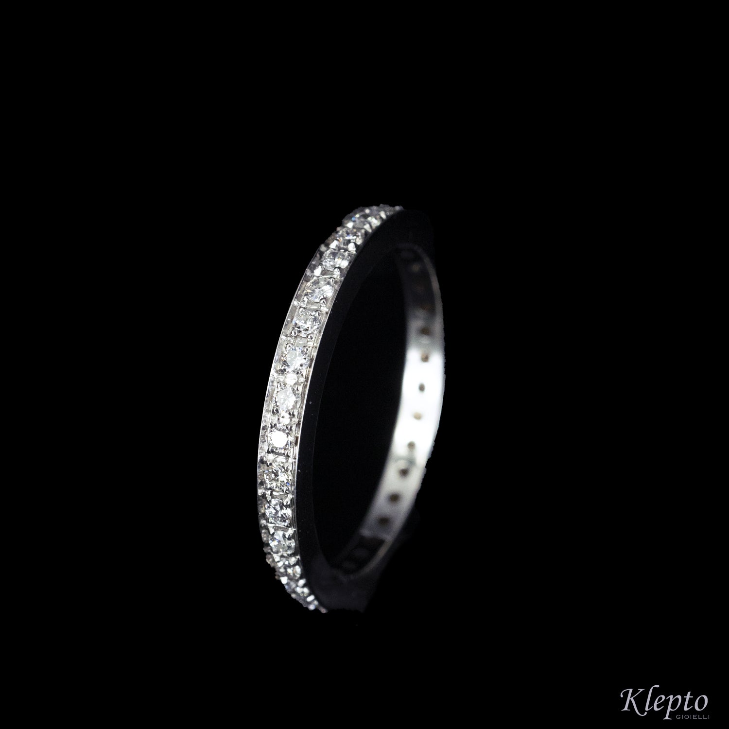 Infinity in oro bianco a binario