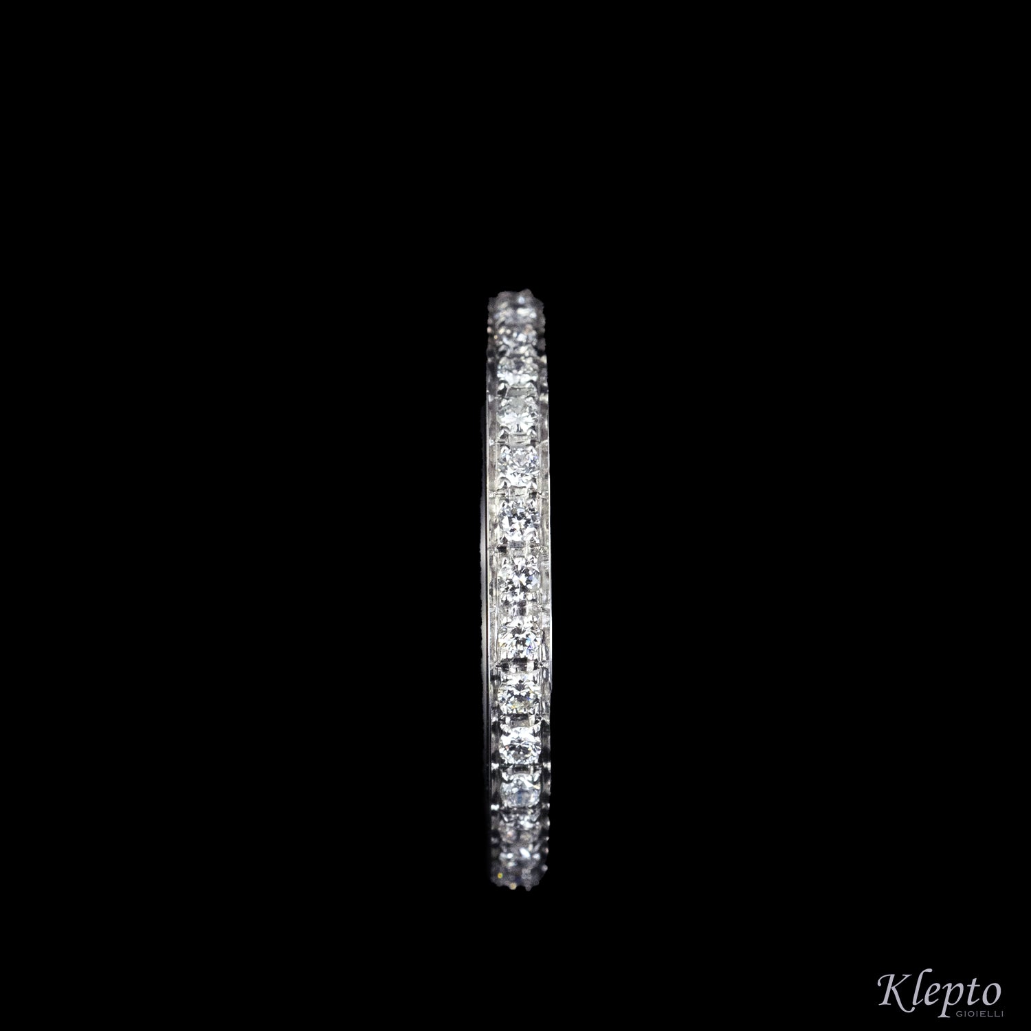 Infinity in oro bianco a binario