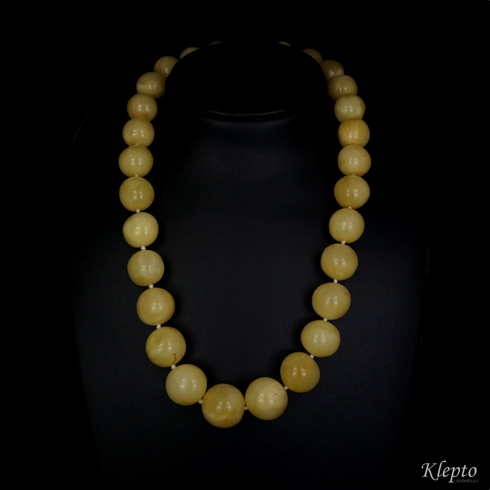 Collana in oro lunga con Ambra baltica