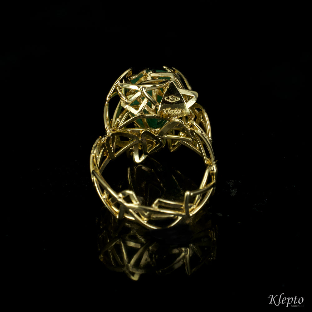Anello in oro giallo con Smeraldo