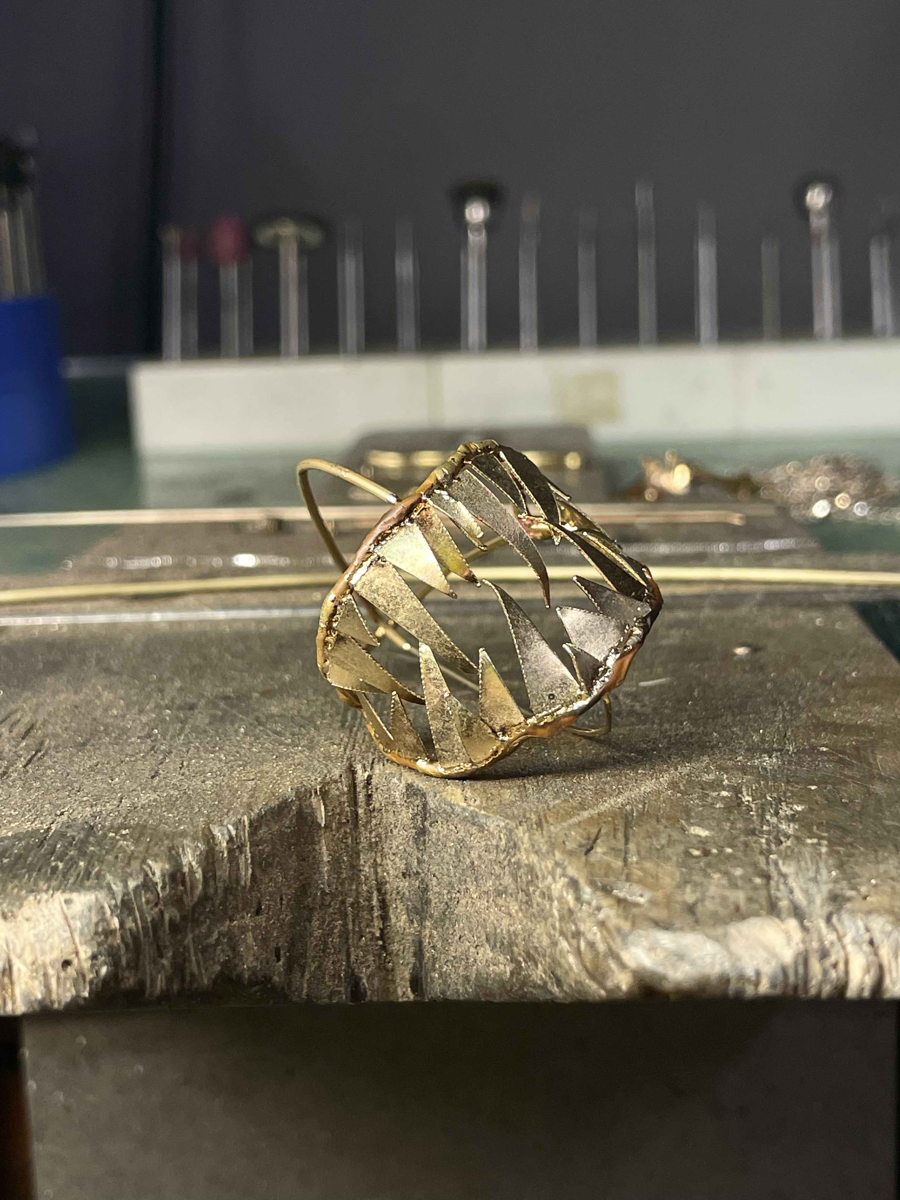 Anello in oro, pendente e scultura con Diamanti "Pesce lanterna"