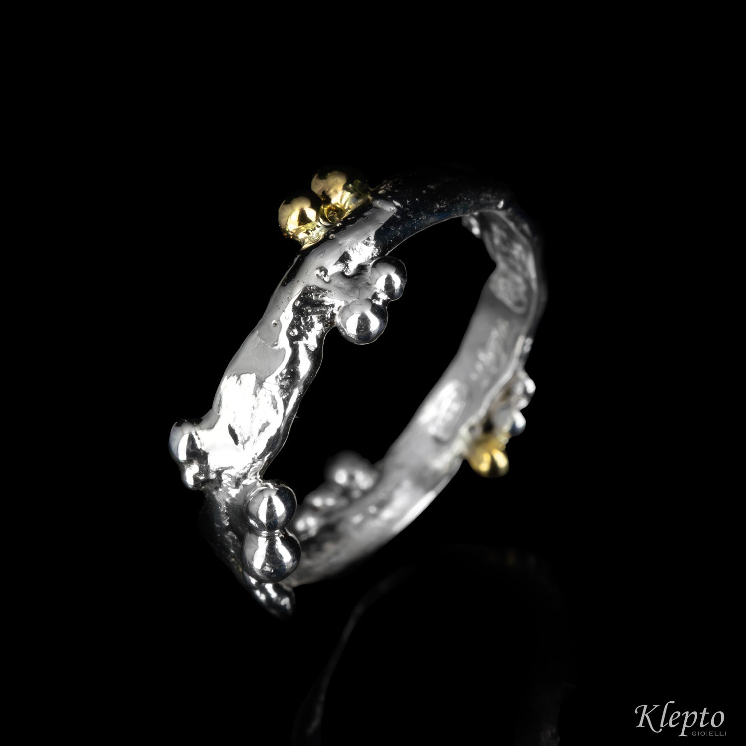 Anello in Argento Silnova® con dettagli in oro giallo