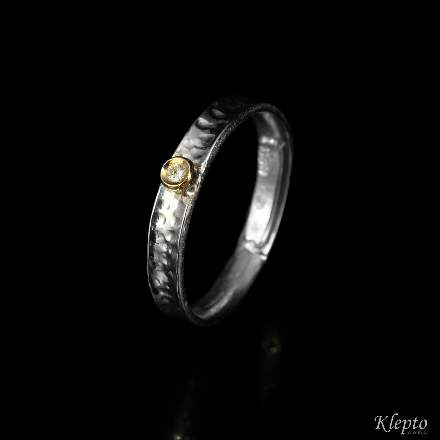 Anello in Argento Silnova® con Diamante e dettaglio in oro giallo