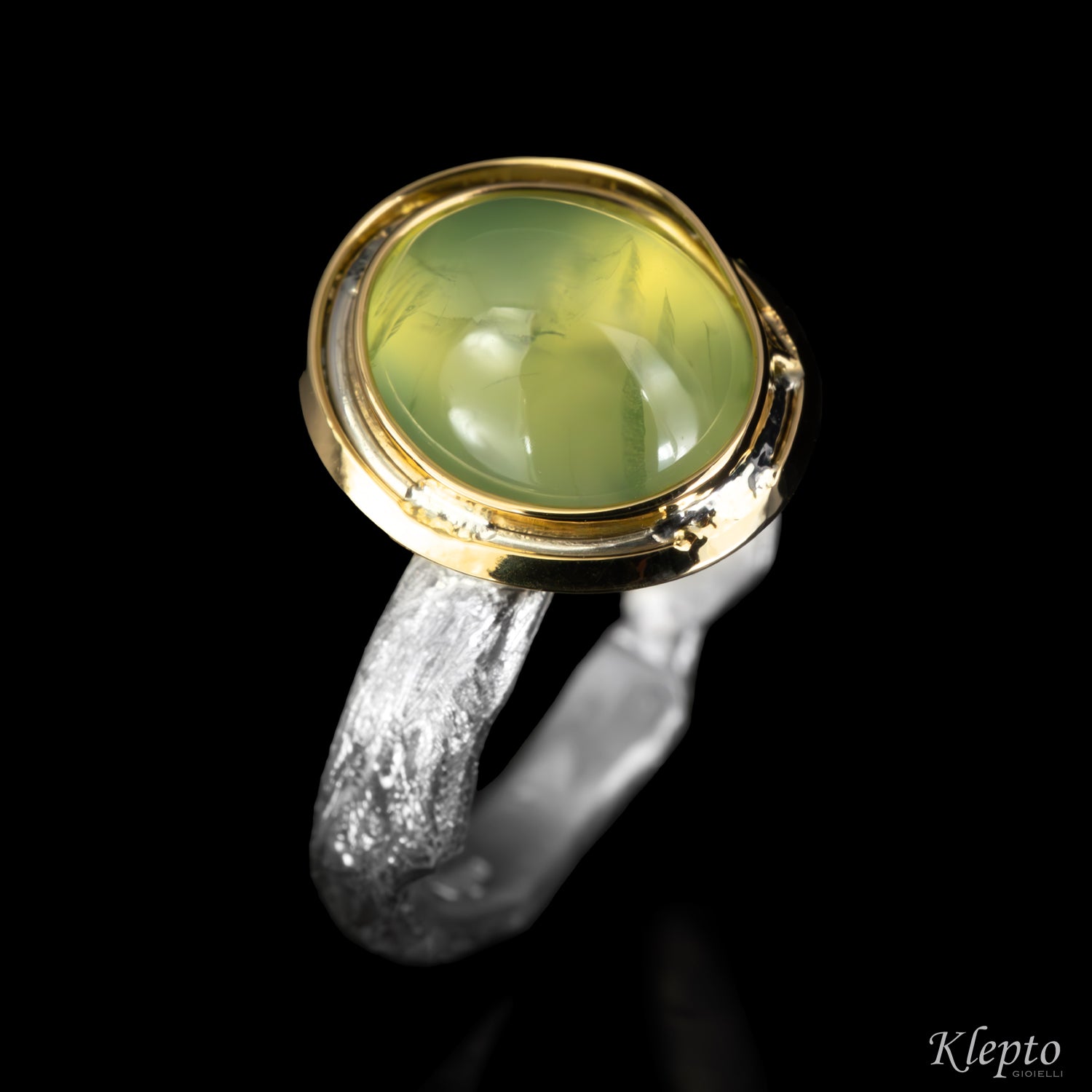 Anello in Argento Silnova® "Bumba" con Berillo cabochon e dettagli in oro giallo