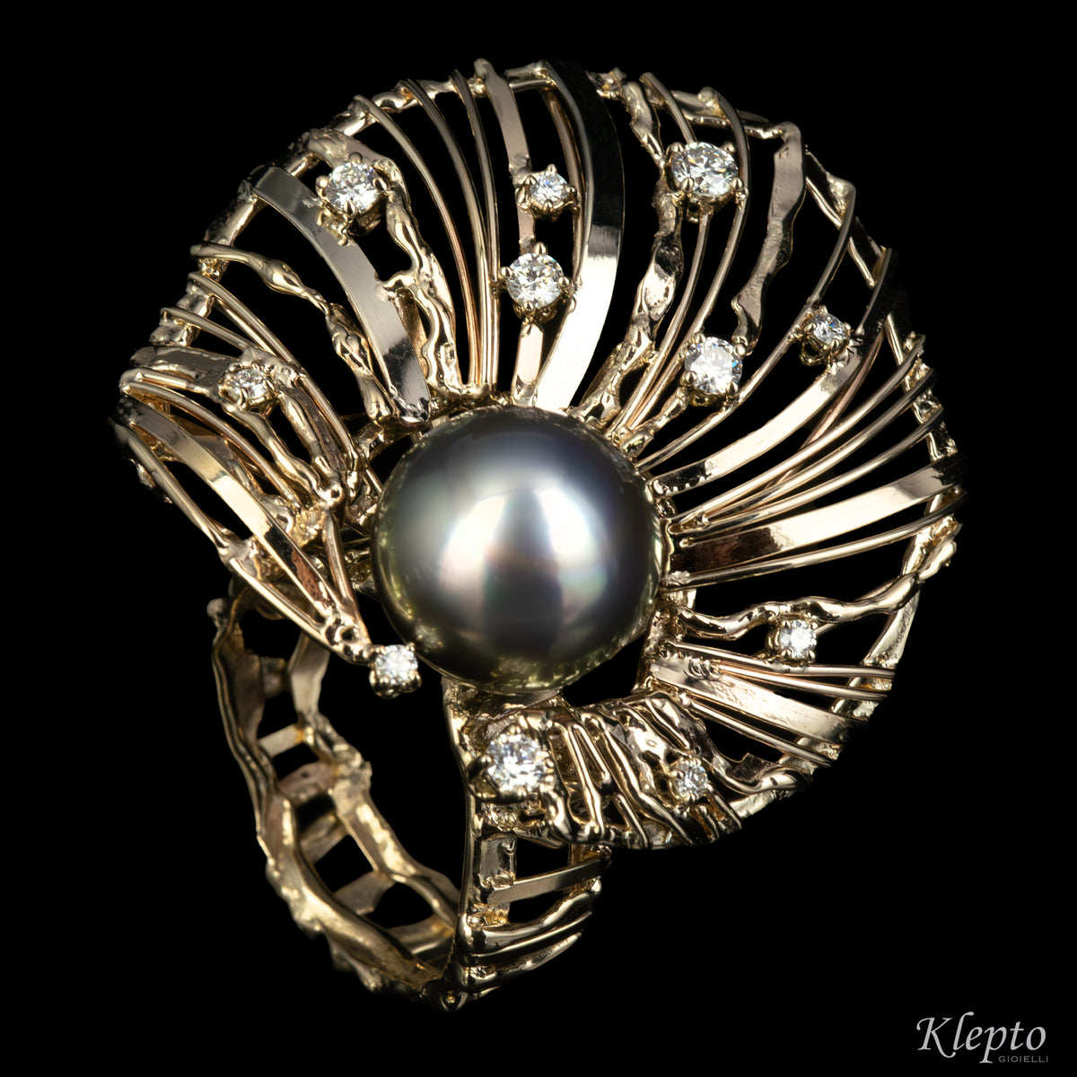 Anello in oro bianco naturale "Nefertiti" con Perla polinesiana e Diamanti