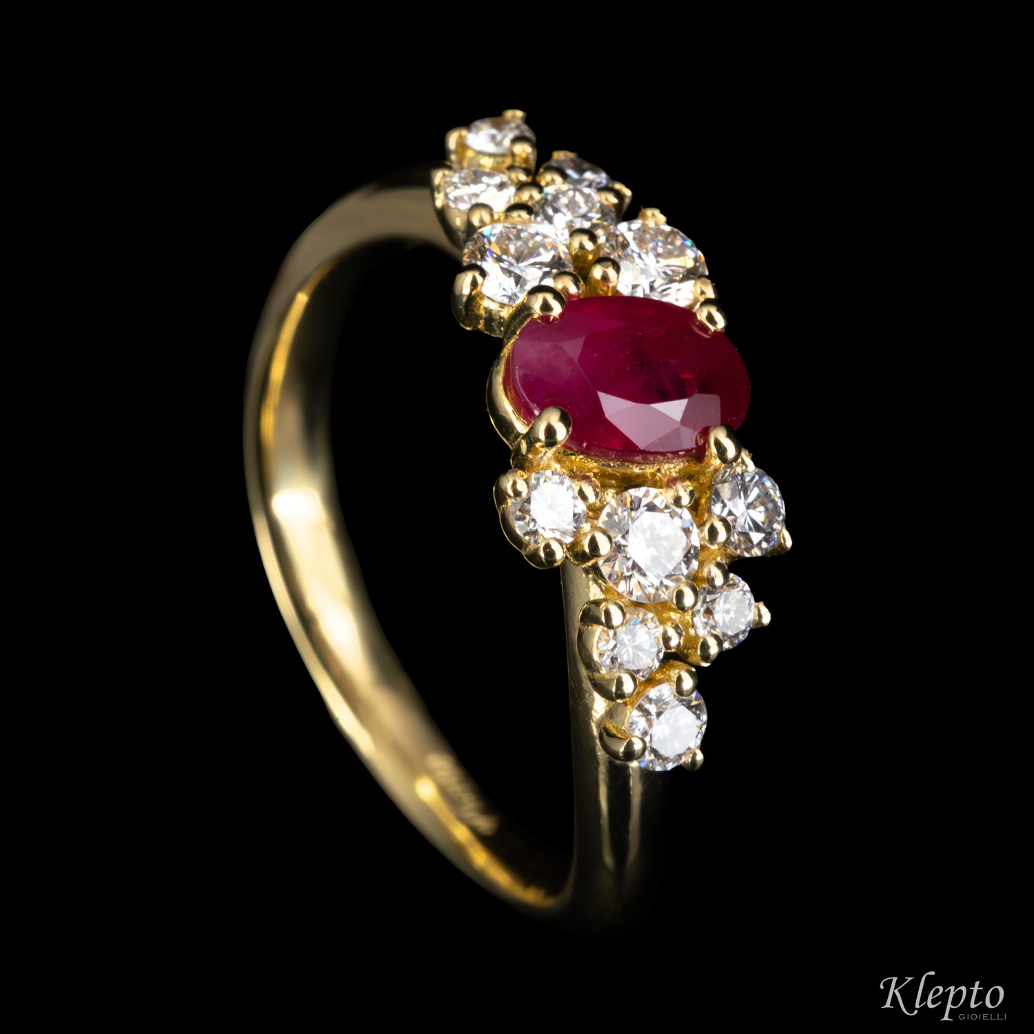 Anello classico by Klepto in oro giallo con Rubino e Diamanti