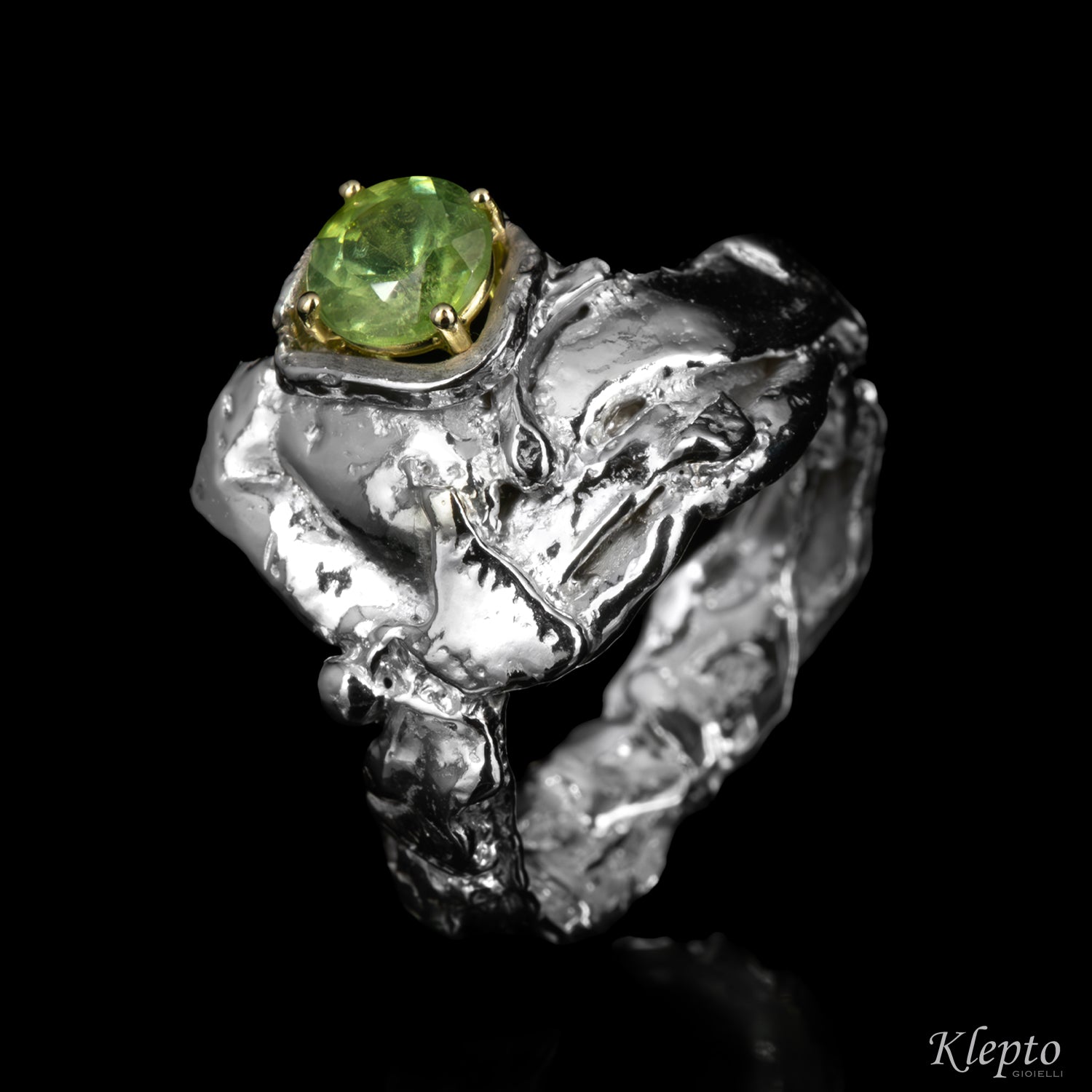 Anello in Argento Silnova con Tormalina verde e dettagli in oro giallo
