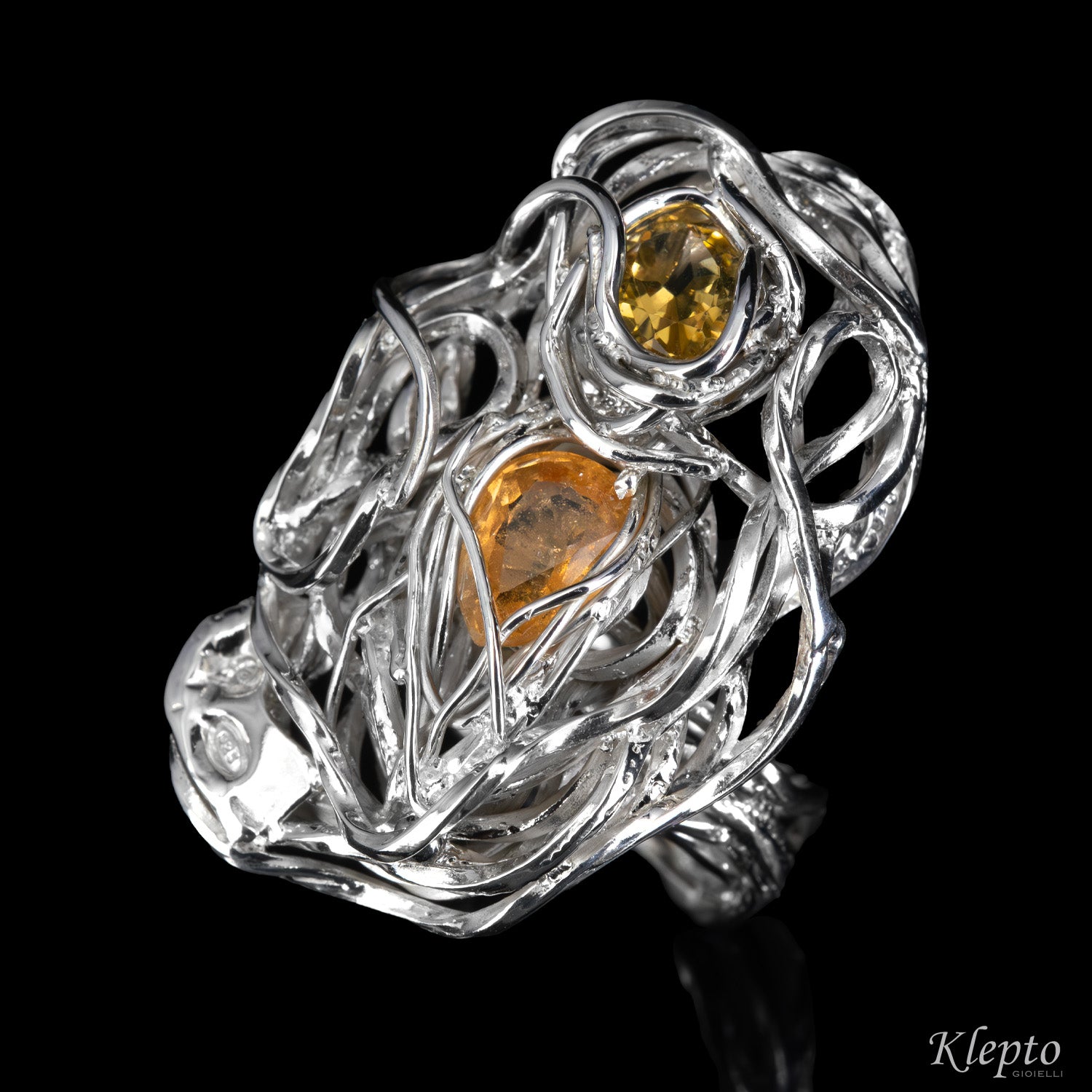 Anello in Argento Silnova® a filo intrecciato con Citrini