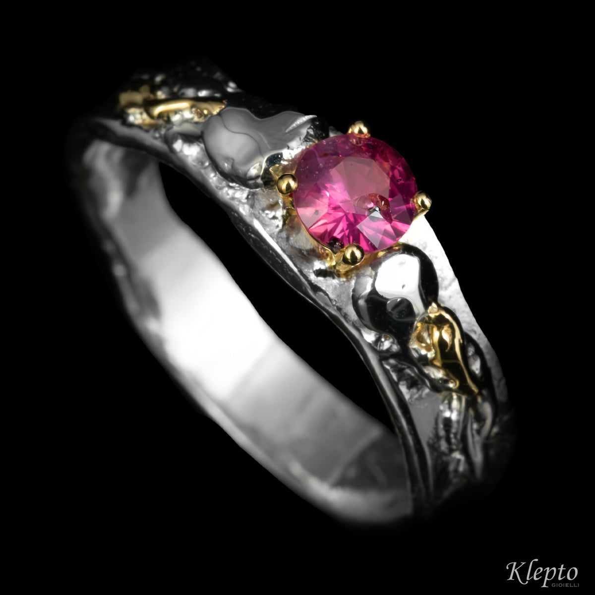 Anello in Argento Silnova® con pietre preziose e dettagli in oro giallo (grande)