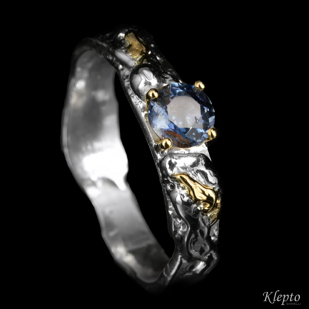 Anello in Argento Silnova® con pietre preziose e dettagli in oro giallo (grande)