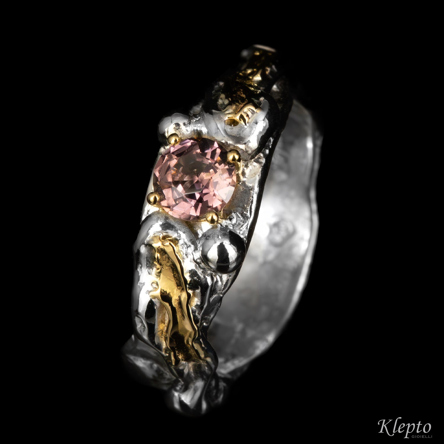 Anello in Argento Silnova® con pietre preziose e dettagli in oro giallo (grande)