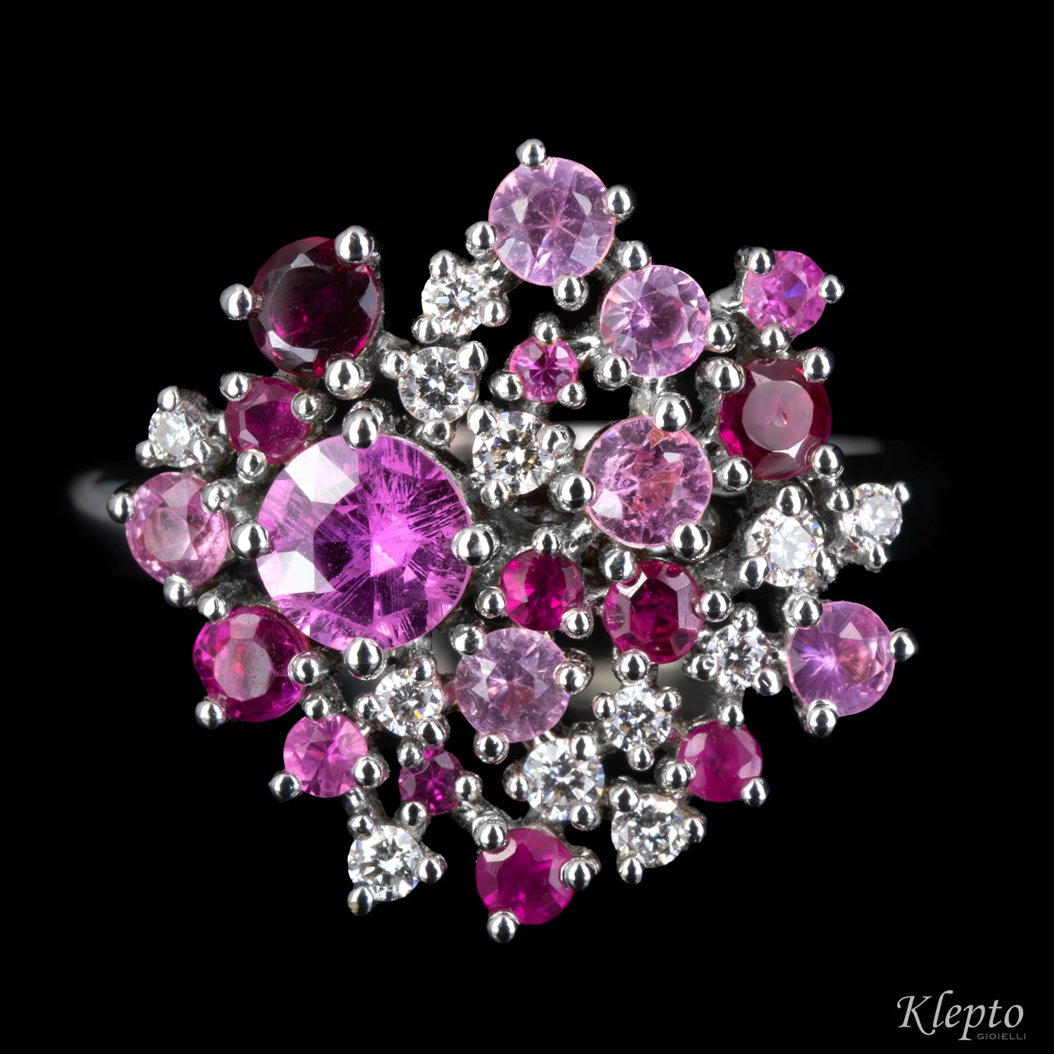 Anello classico by Klepto in oro bianco con Zaffiri rosa, Rubini e Diamanti
