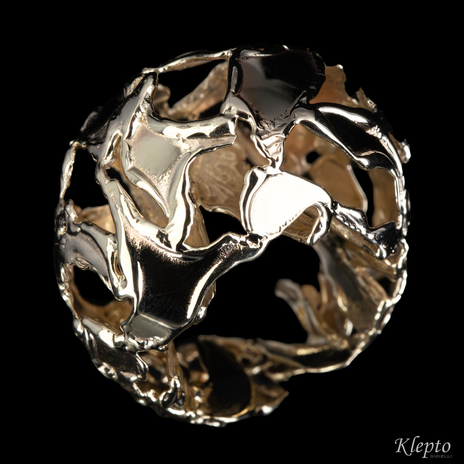 Anello in oro bianco naturale fuso a fiamma