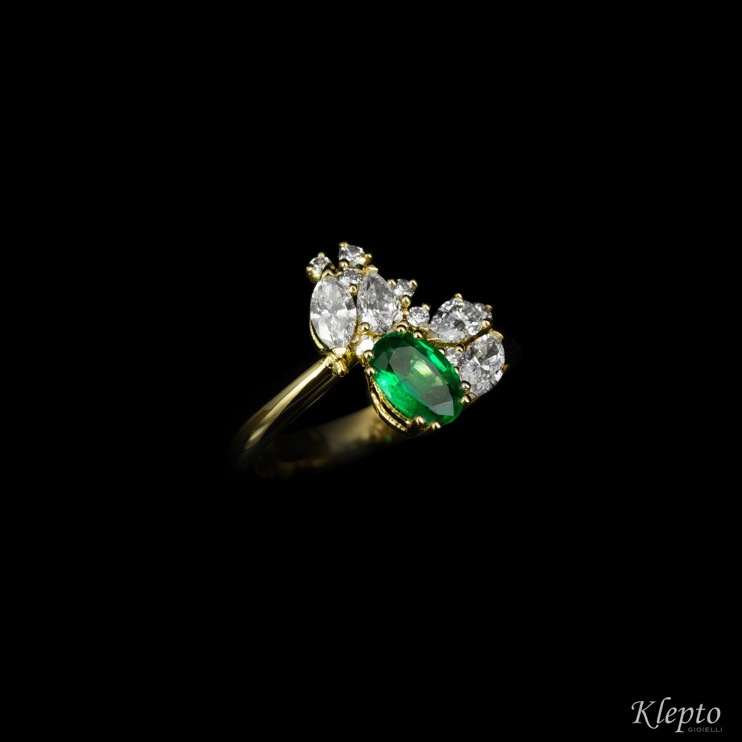 Anello classico by Klepto contrarié in oro giallo con Smeraldo e Diamanti