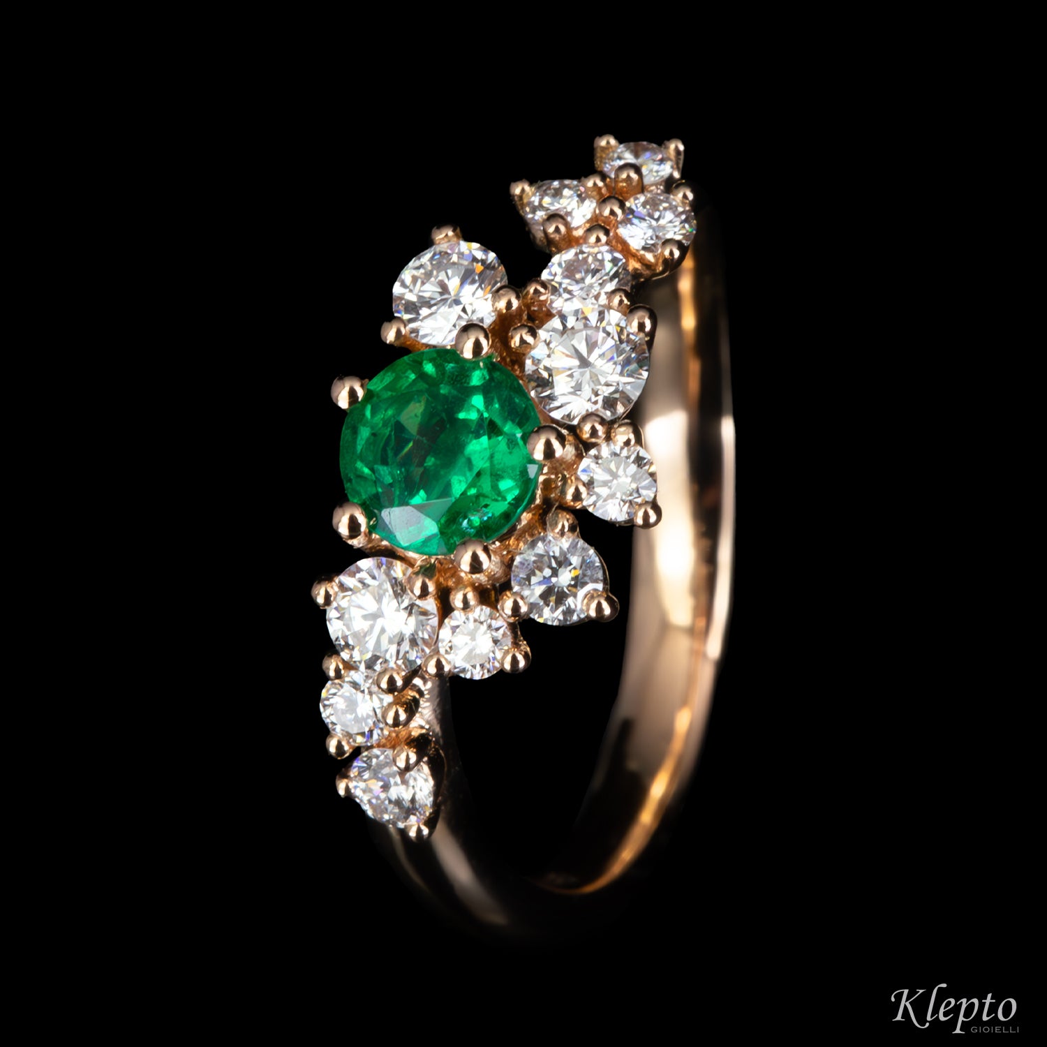 Anello classico by Klepto in oro rosa con Smeraldo e Diamanti
