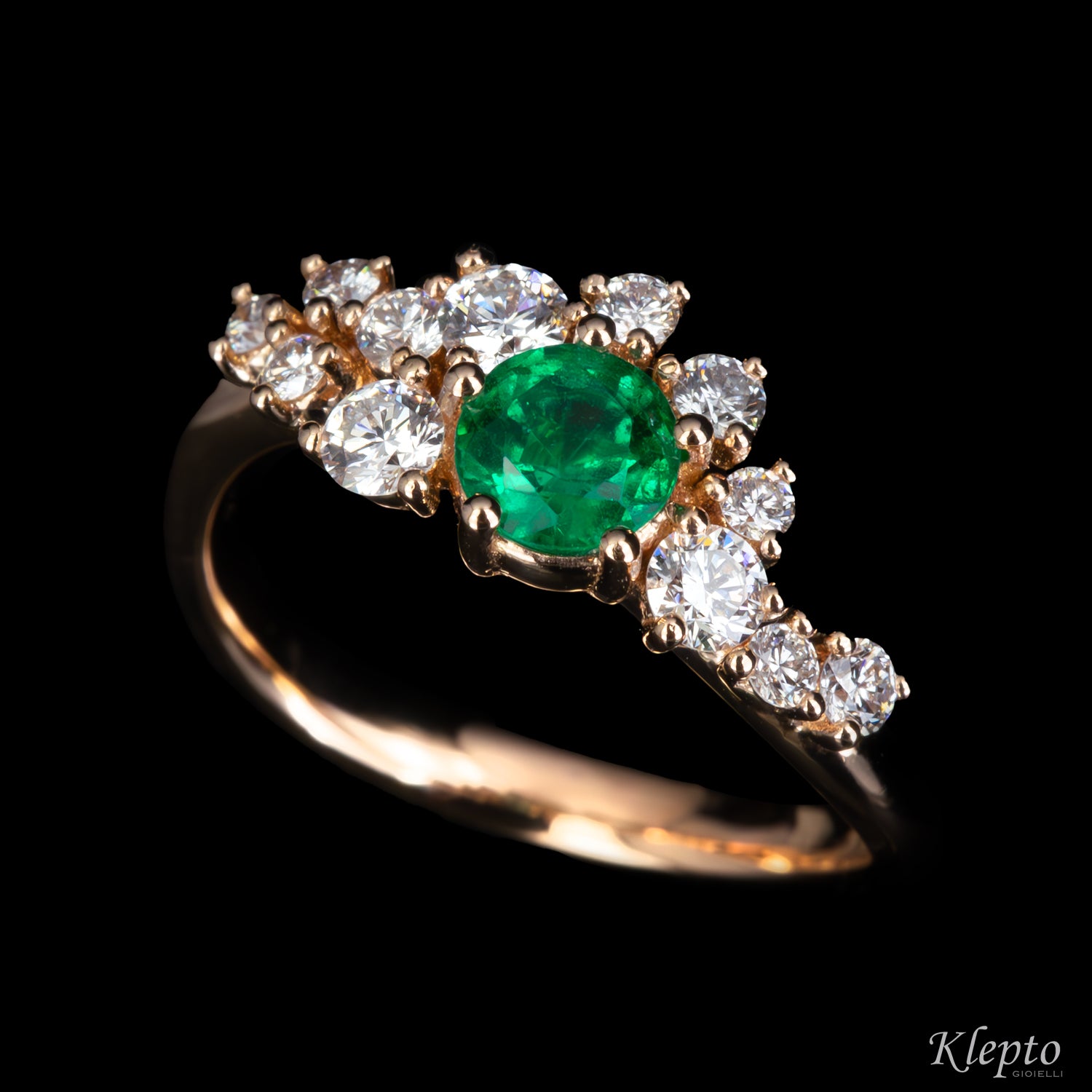 Anello classico by Klepto in oro rosa con Smeraldo e Diamanti