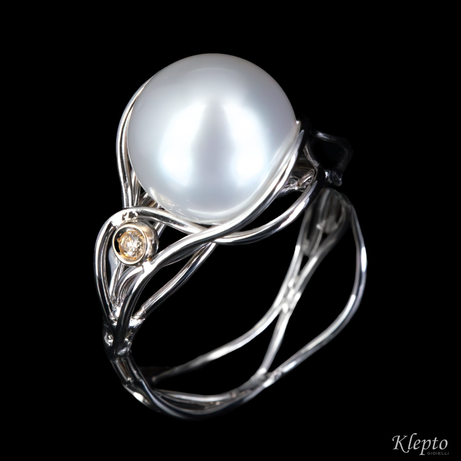 Anello in oro bianco con Perla Australiana e Diamante